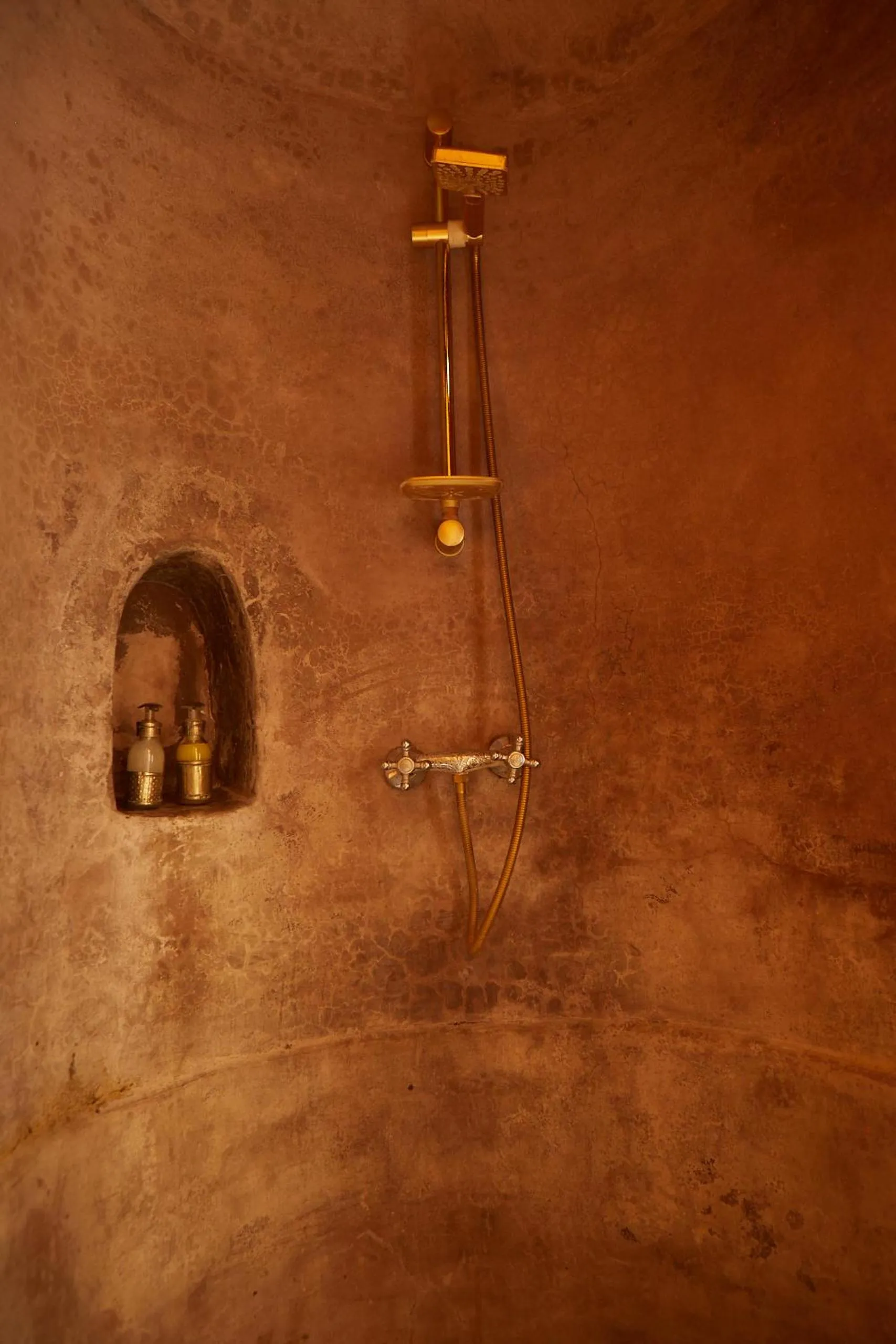 Shower in Riad Al Ibtikar