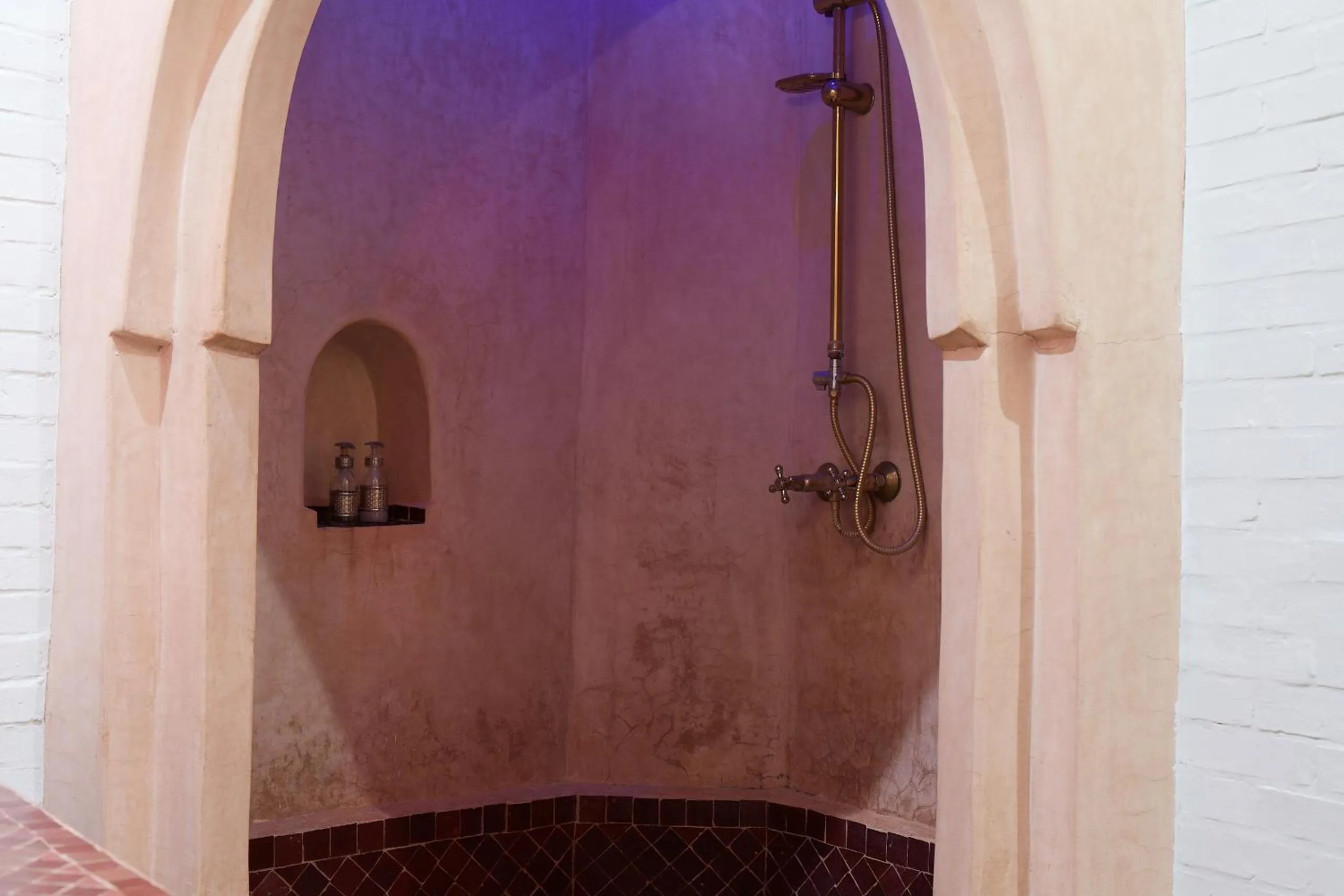 Shower in Riad Al Ibtikar