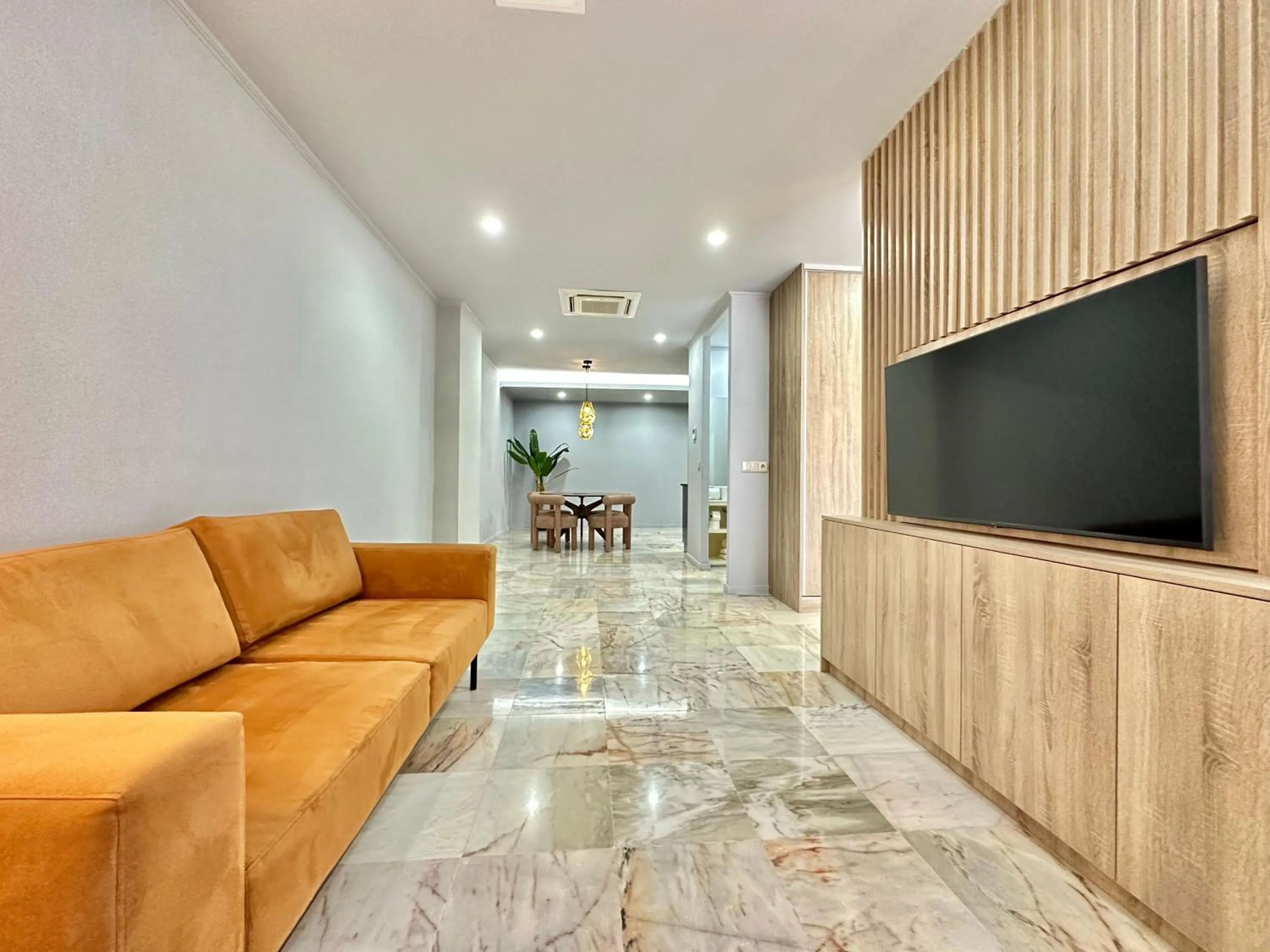 TV and multimedia in YOUROPO - Downtown