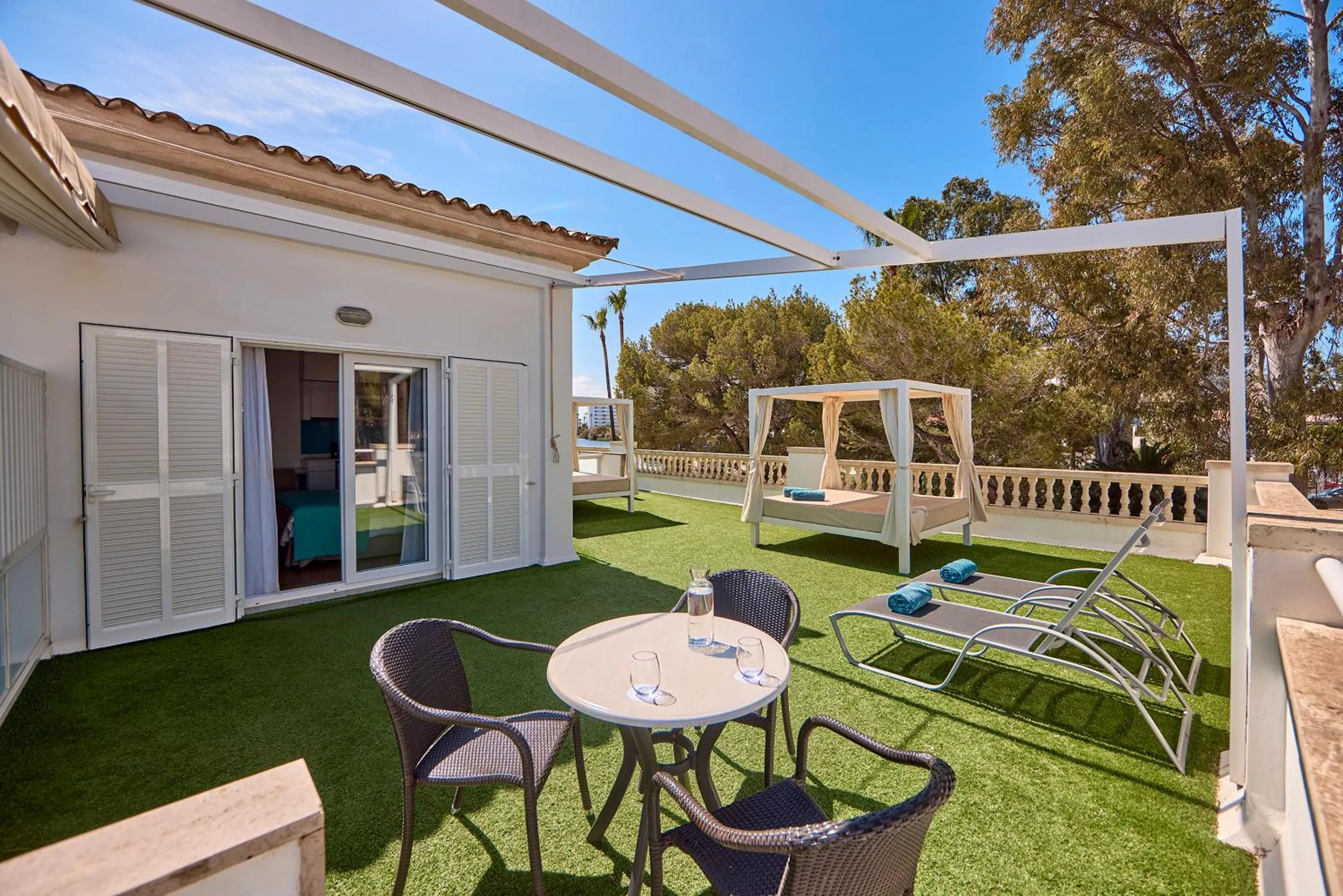 Balcony/Terrace in Universal Aparthotel Elisa