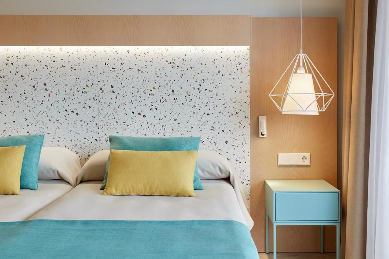 Photo of the whole room, Bed in Universal Aparthotel Elisa