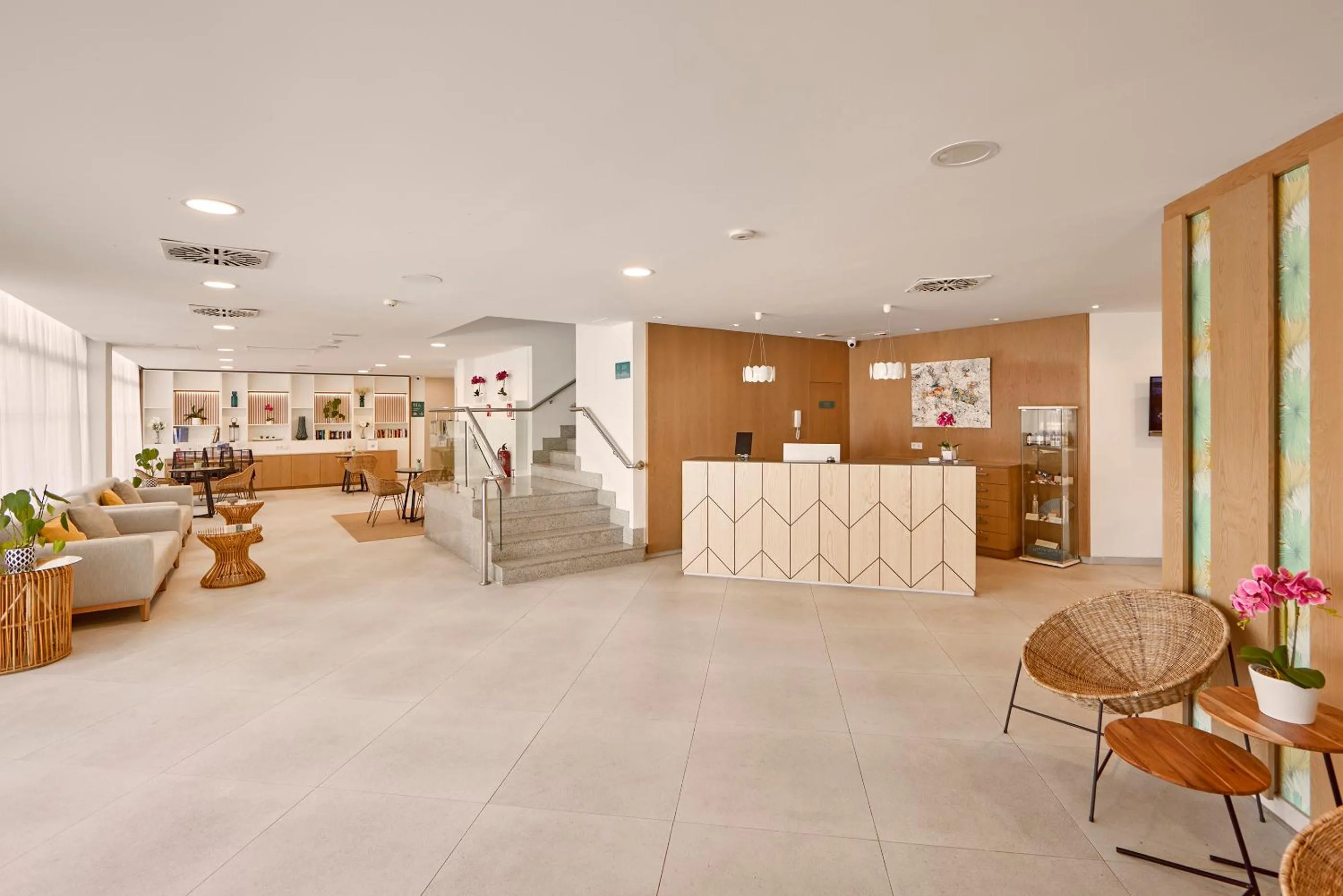 Lobby or reception in Universal Aparthotel Elisa