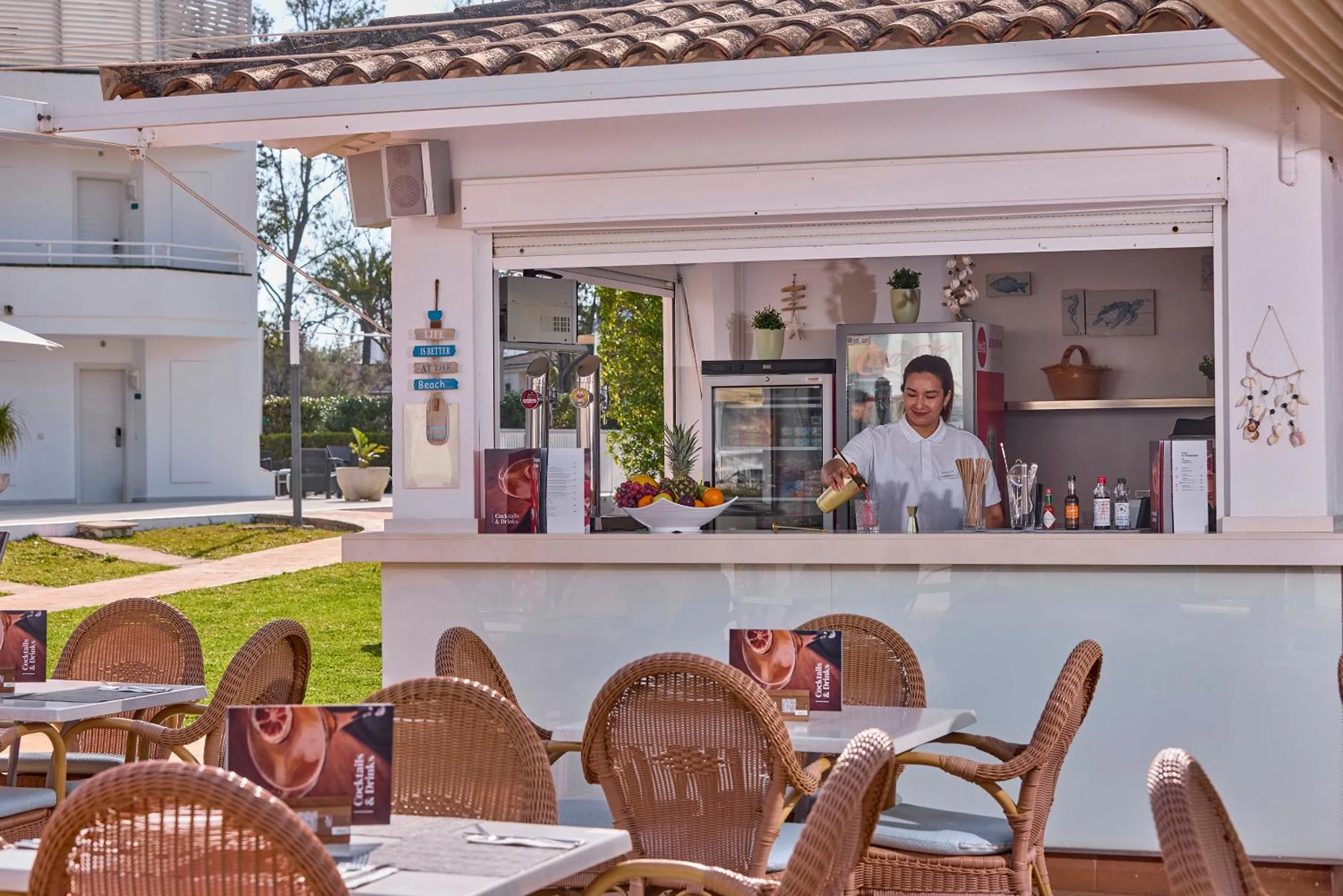 Restaurant/places to eat in Universal Aparthotel Elisa