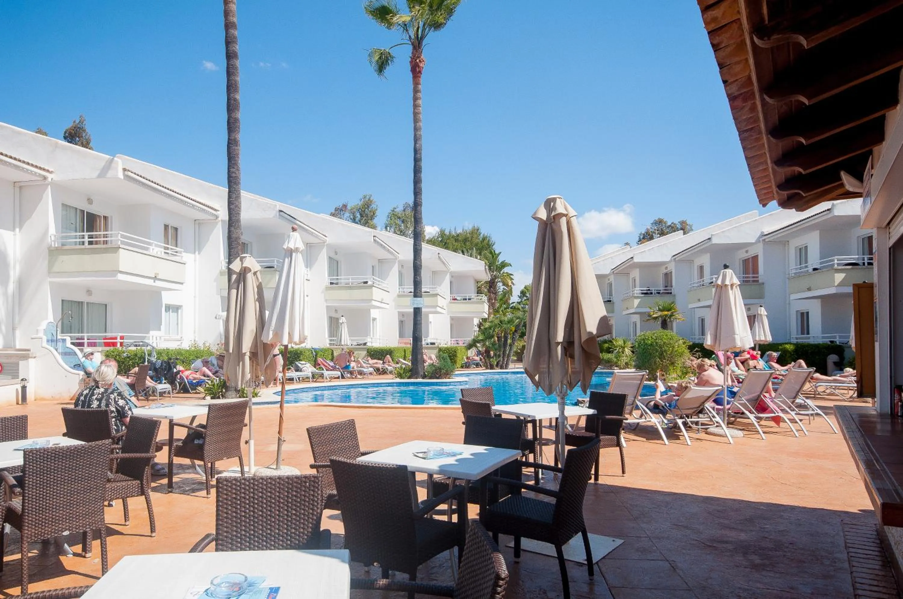 Patio in Universal Aparthotel Elisa