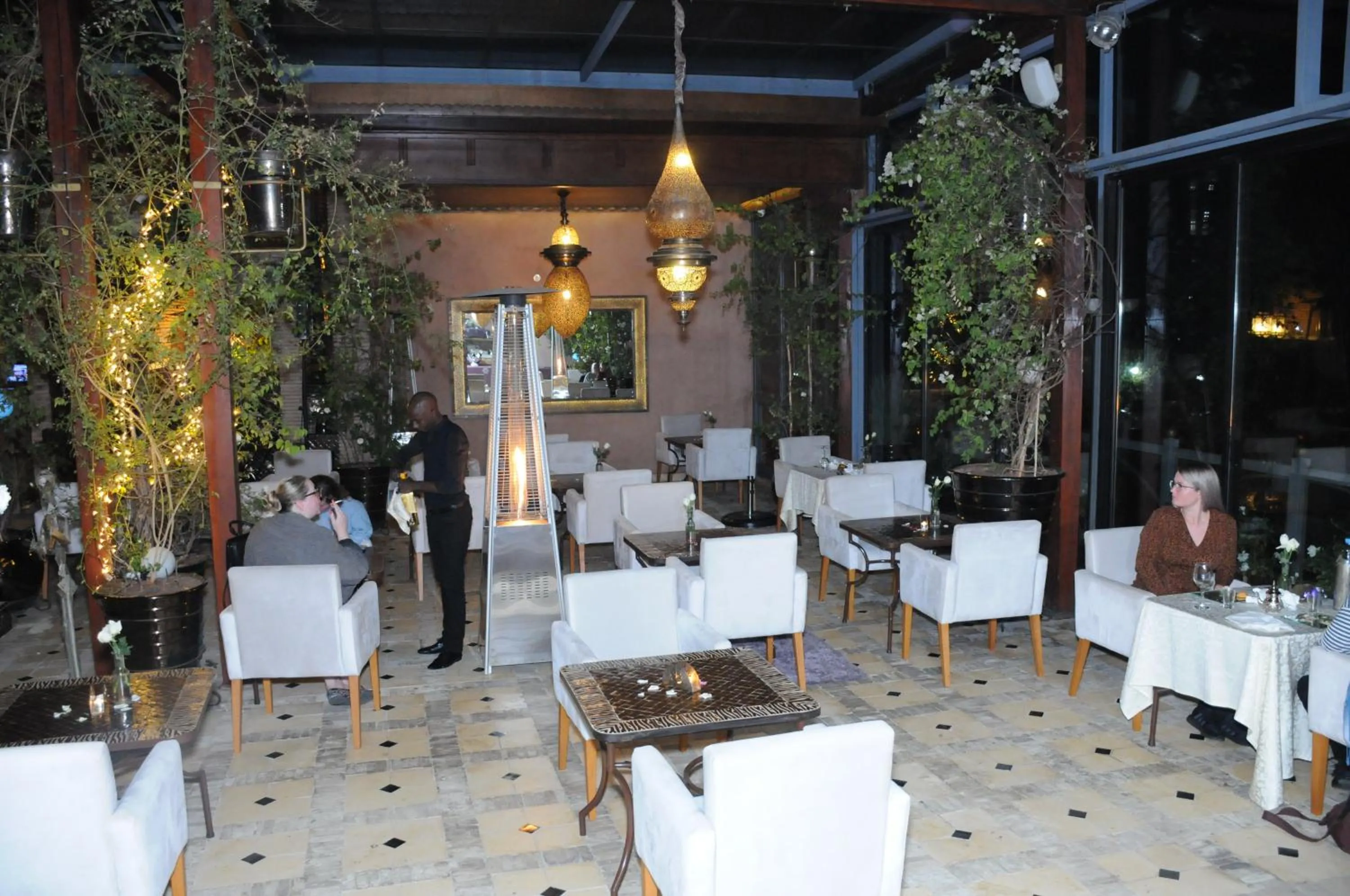 Restaurant/places to eat in Riad Wow