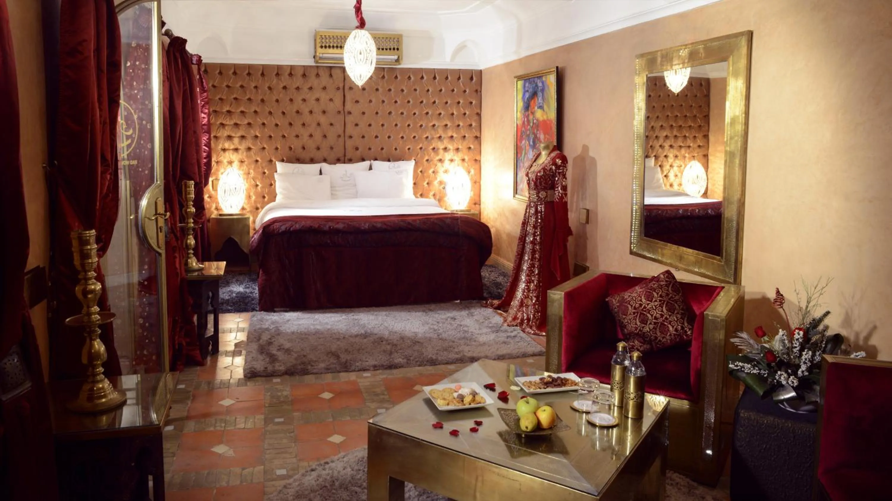 Photo of the whole room, Bed in Riad Wow