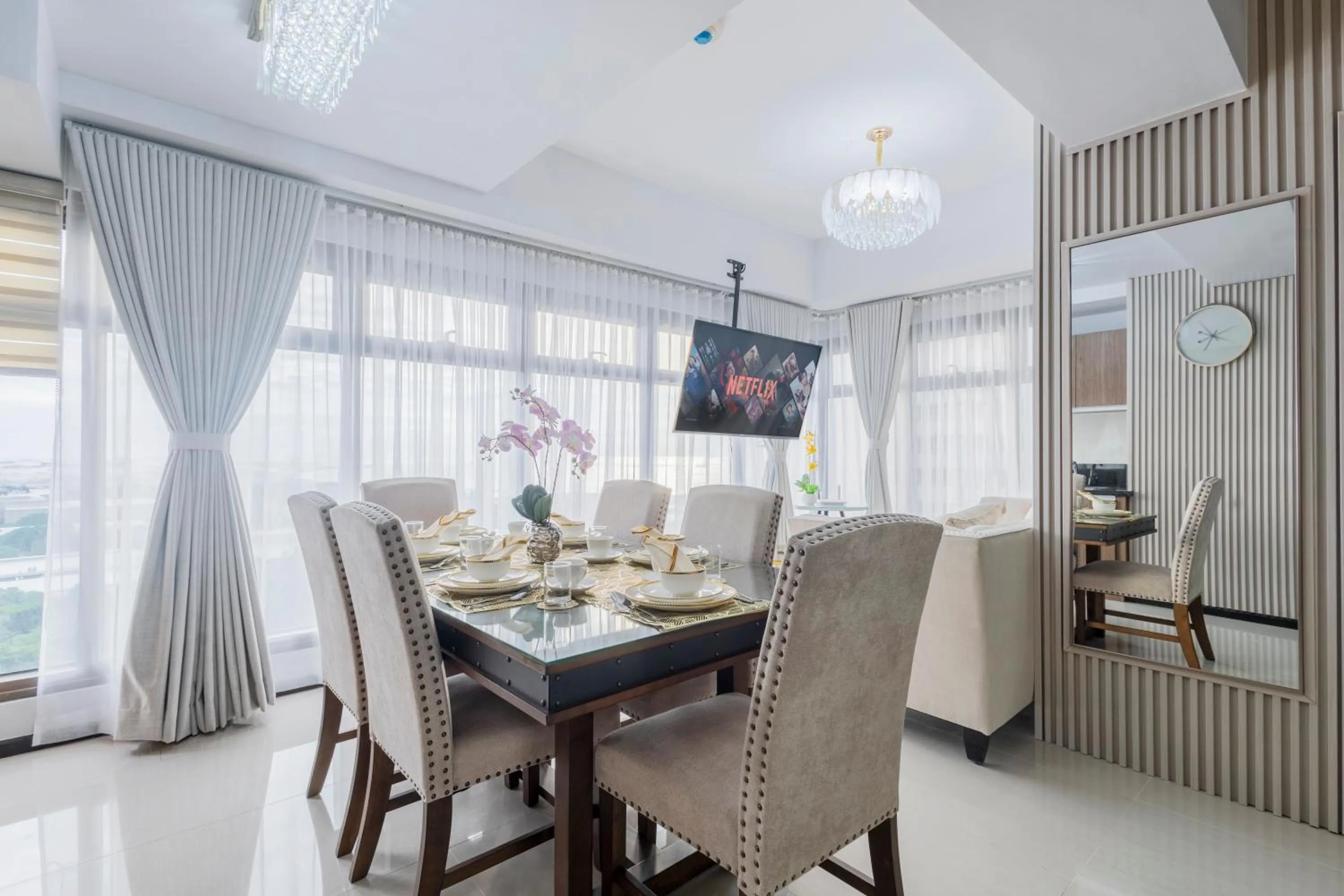 Dining area in The Radiance Manila Bay