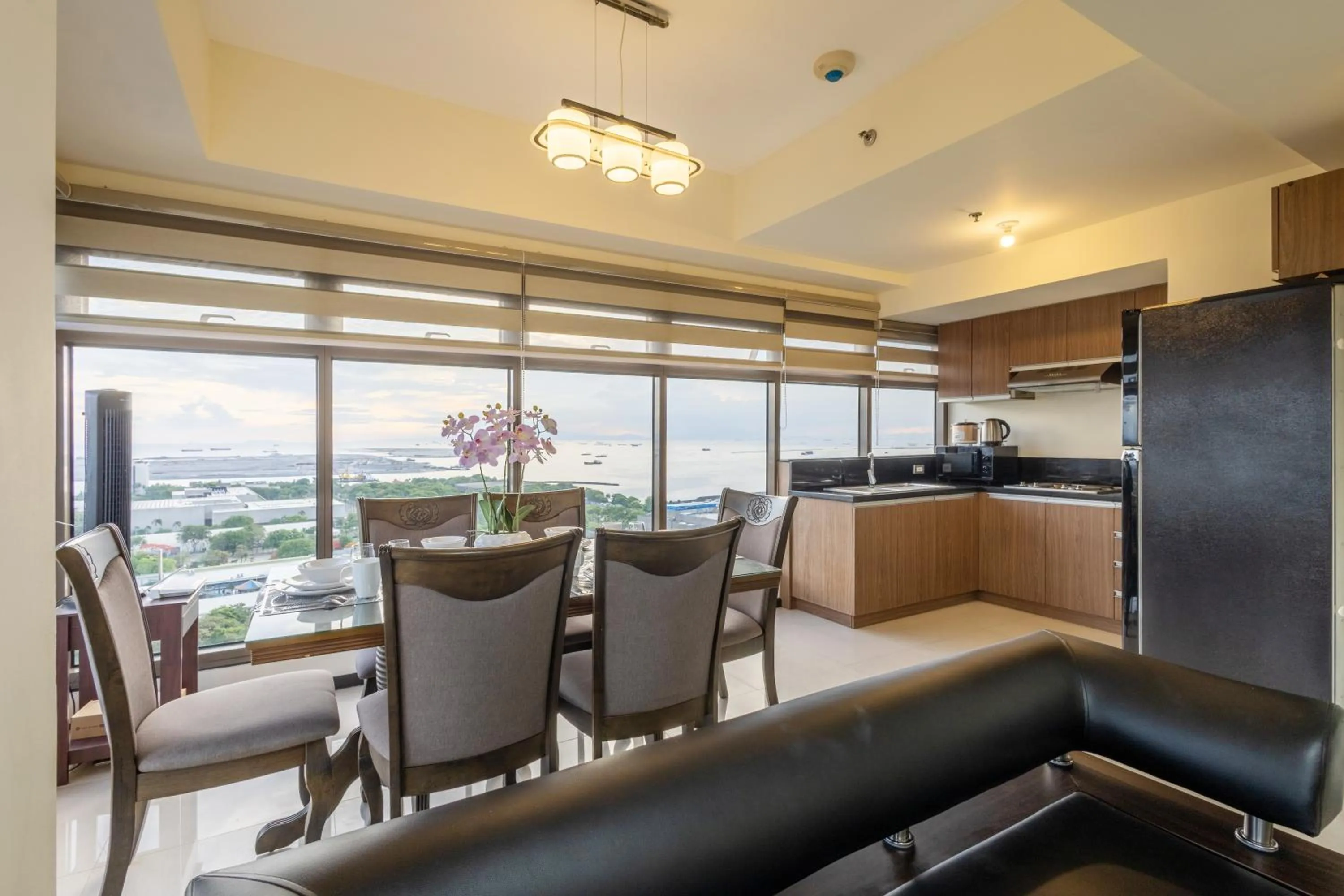 Kitchen or kitchenette in The Radiance Manila Bay