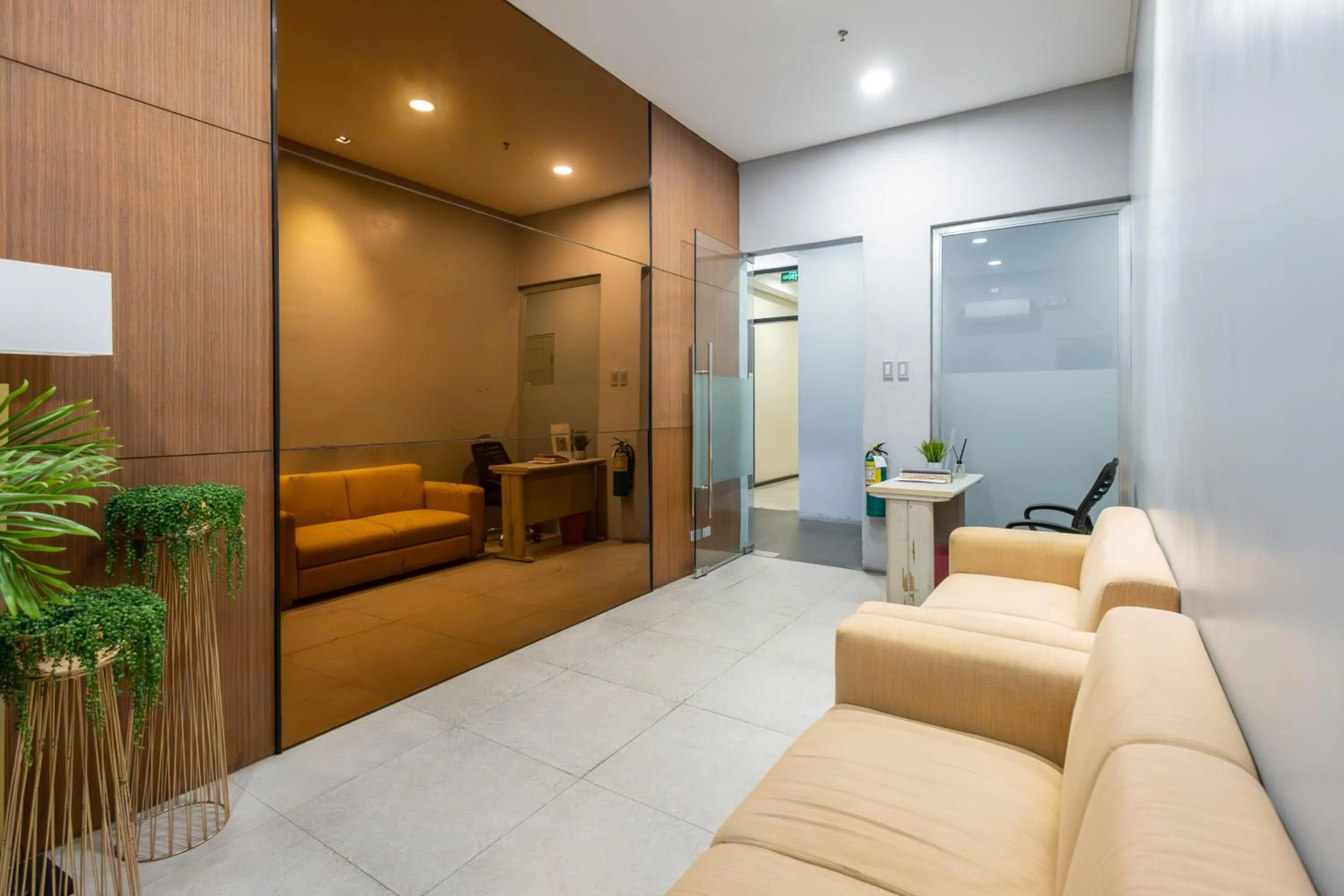 Lounge or bar in The Radiance Manila Bay