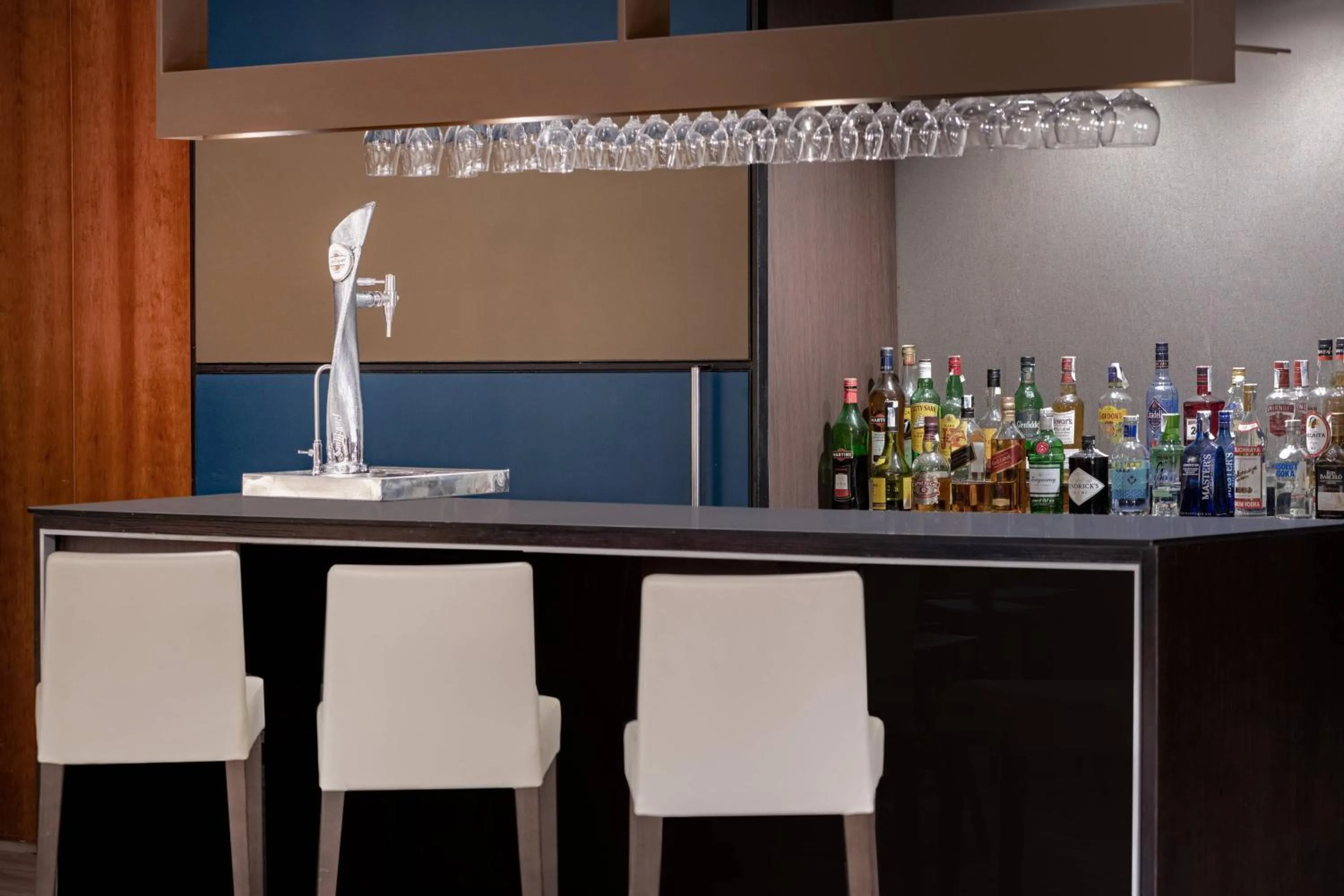 Lounge or bar in AC Hotel La Línea by Marriott