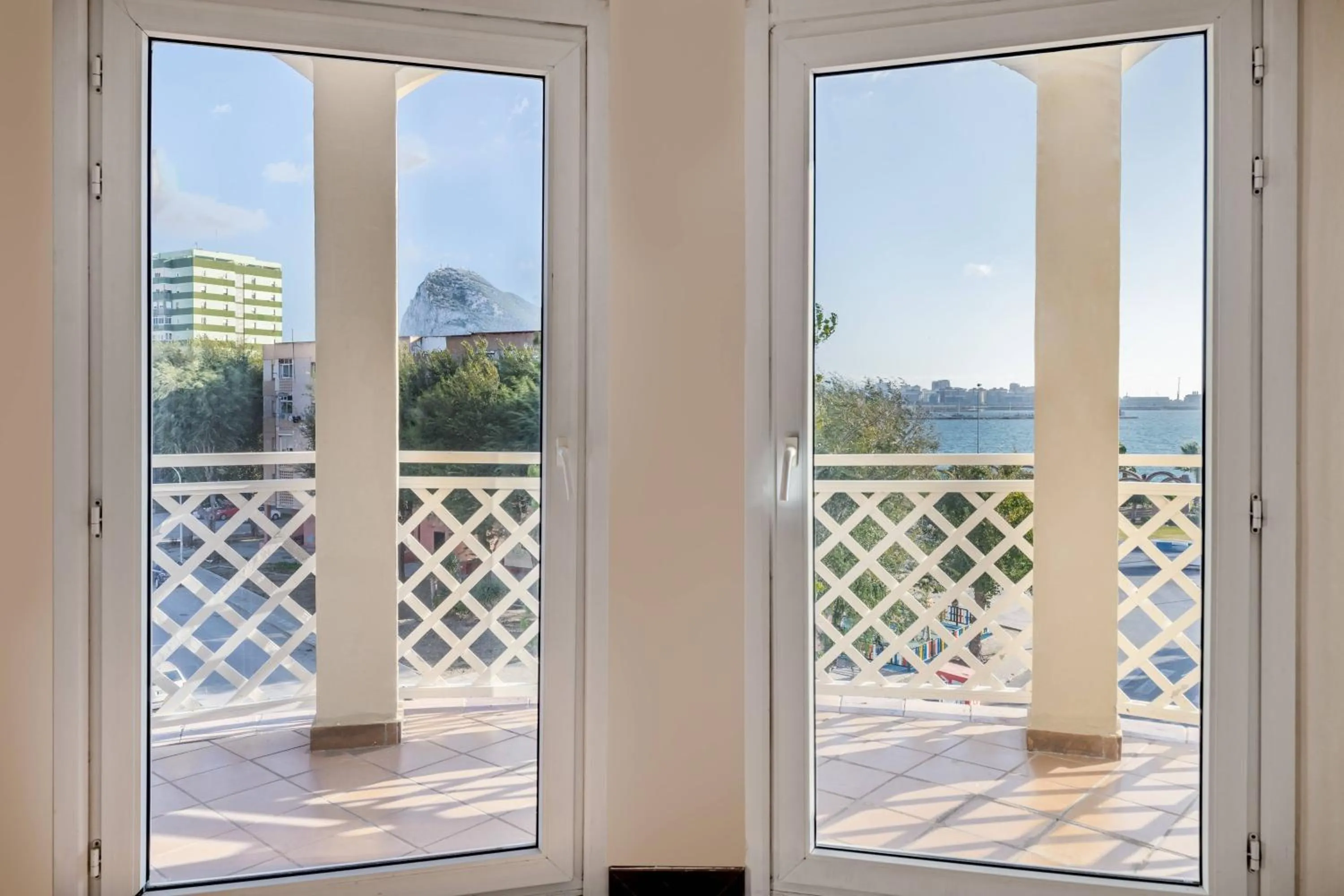Photo of the whole room in AC Hotel La Línea by Marriott