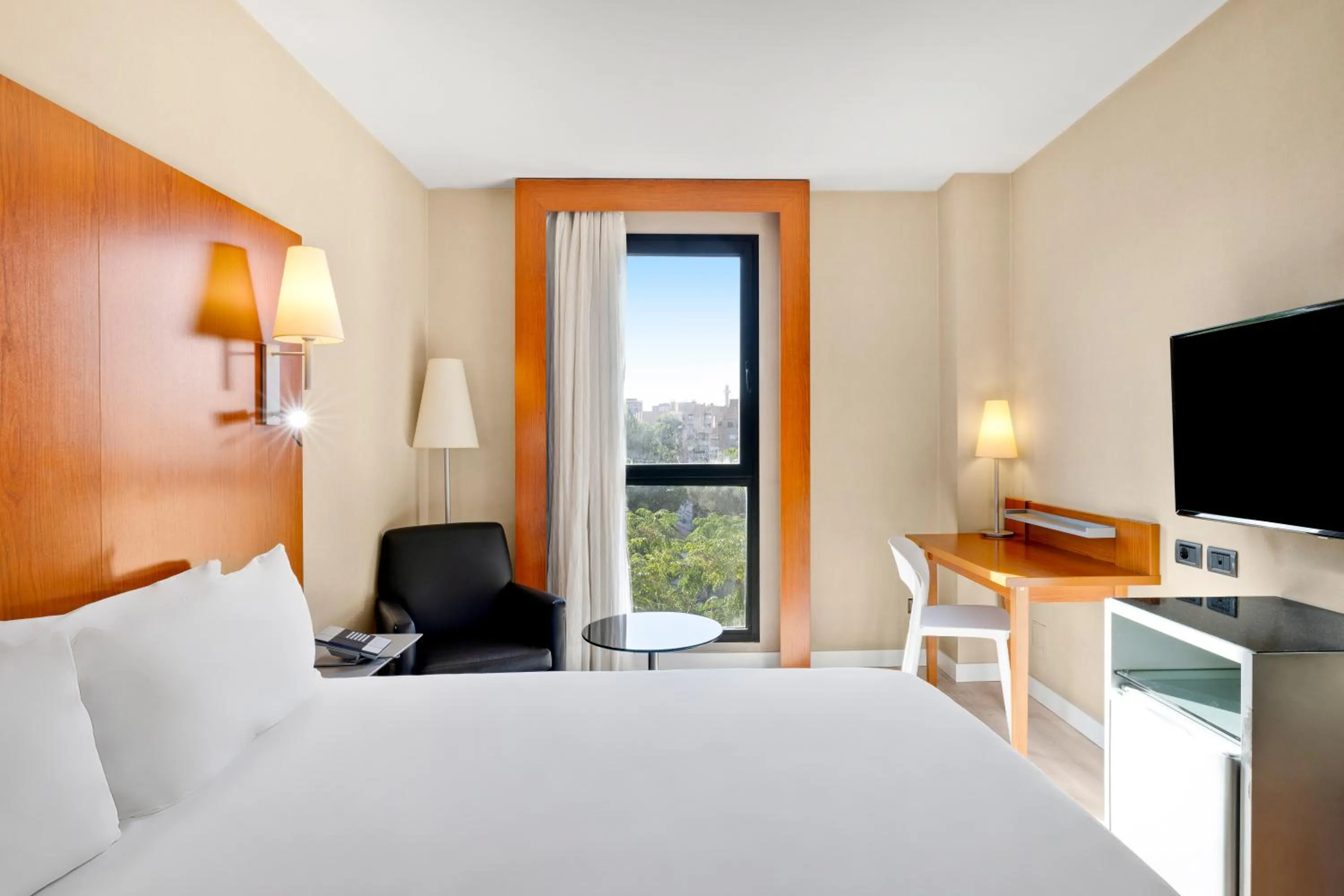 Bedroom, Bed in B&B HOTEL Zaragoza Los Enlaces Estación