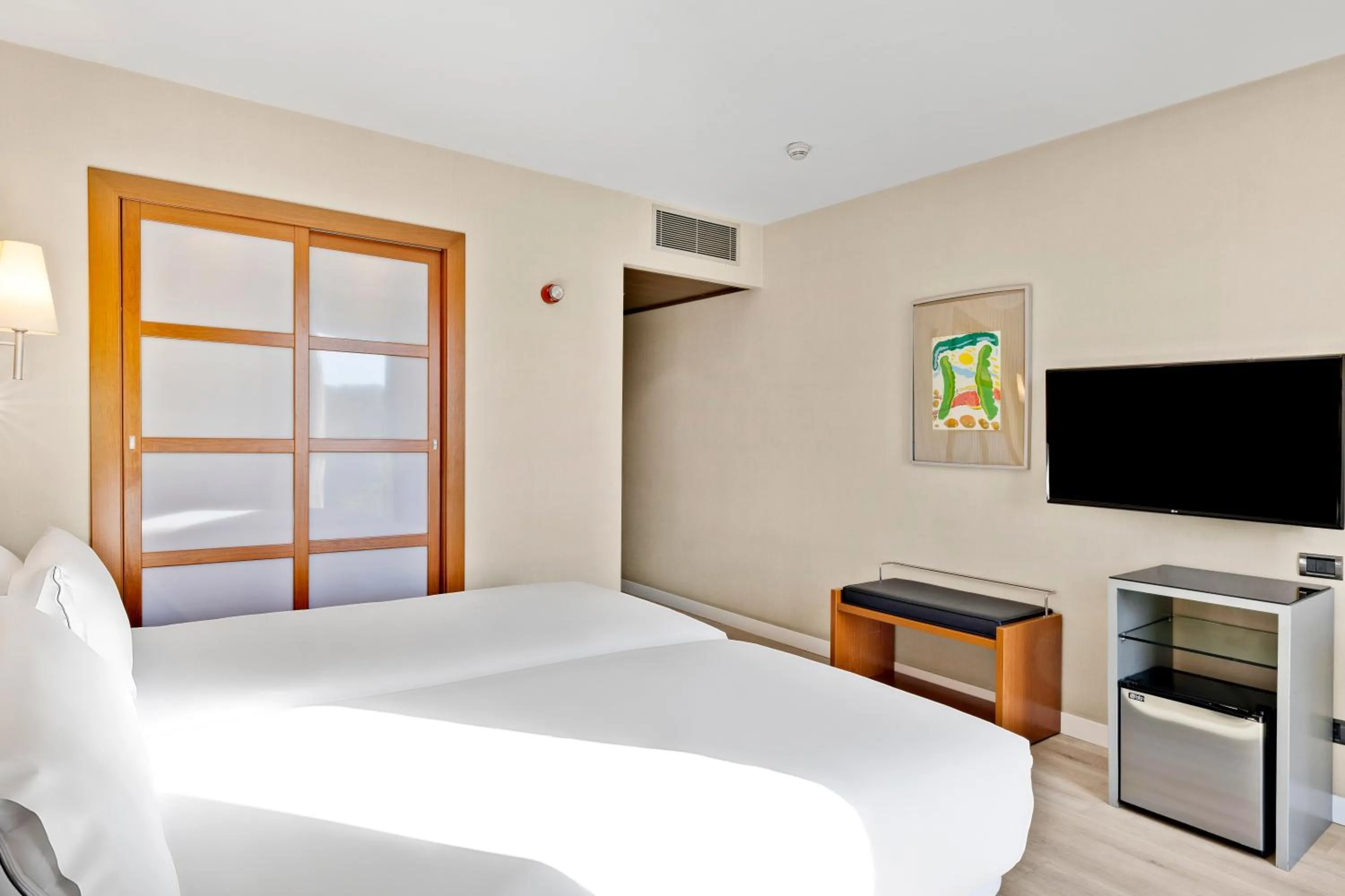 Bedroom, Bed in B&B HOTEL Zaragoza Los Enlaces Estación