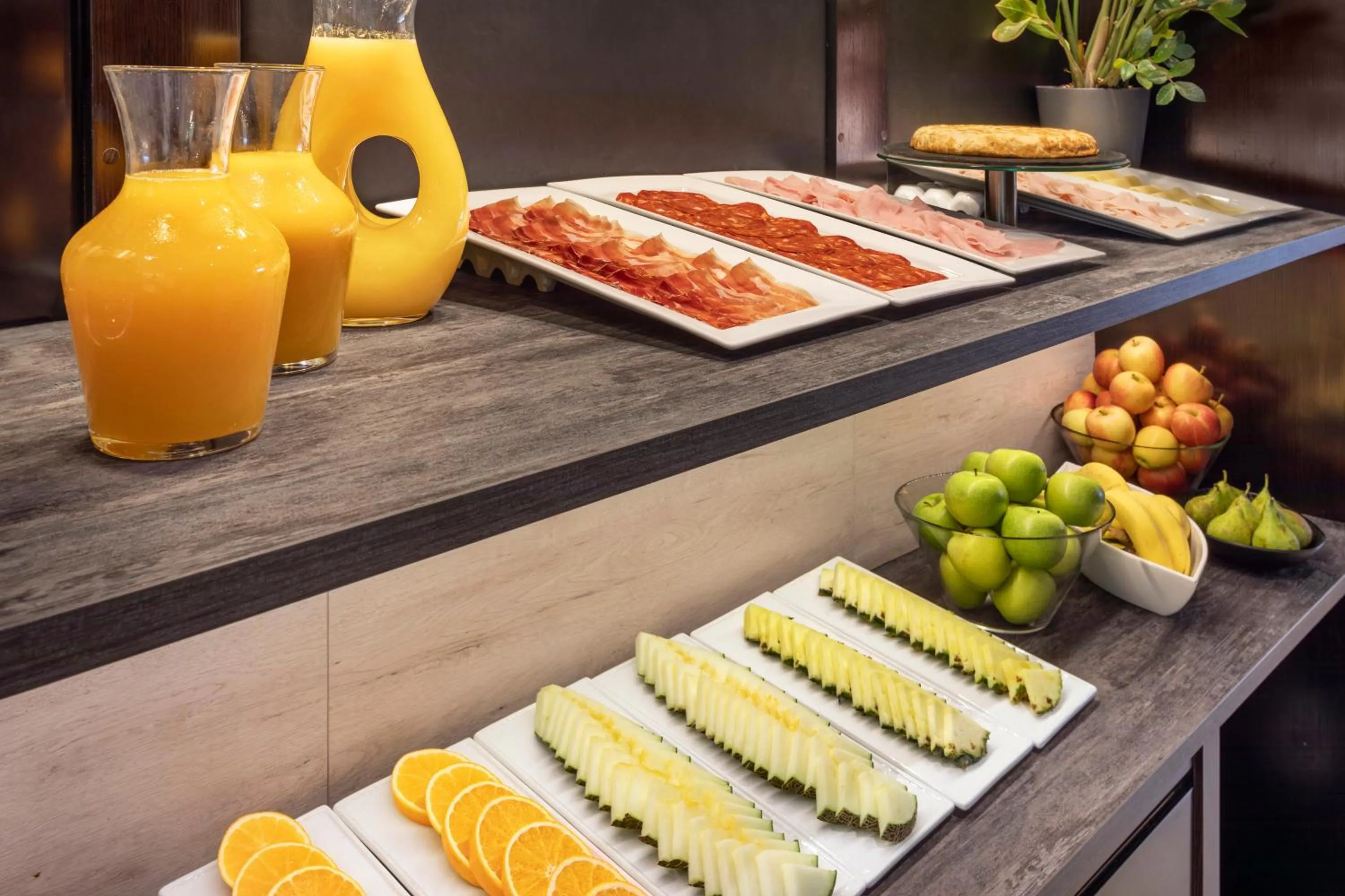 Buffet breakfast in B&B HOTEL Ciudad de Lleida
