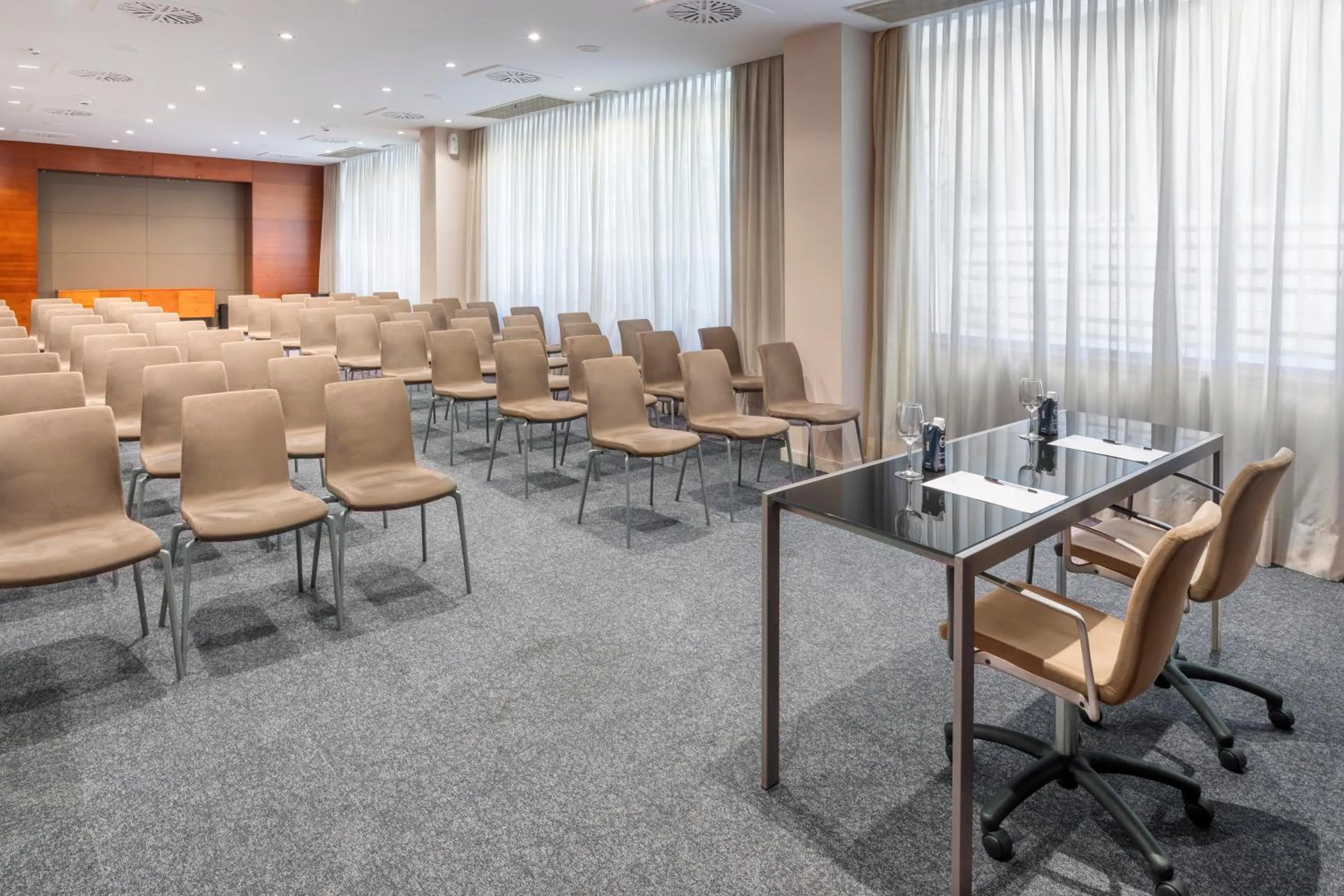 Meeting/conference room in B&B HOTEL Ciudad de Lleida