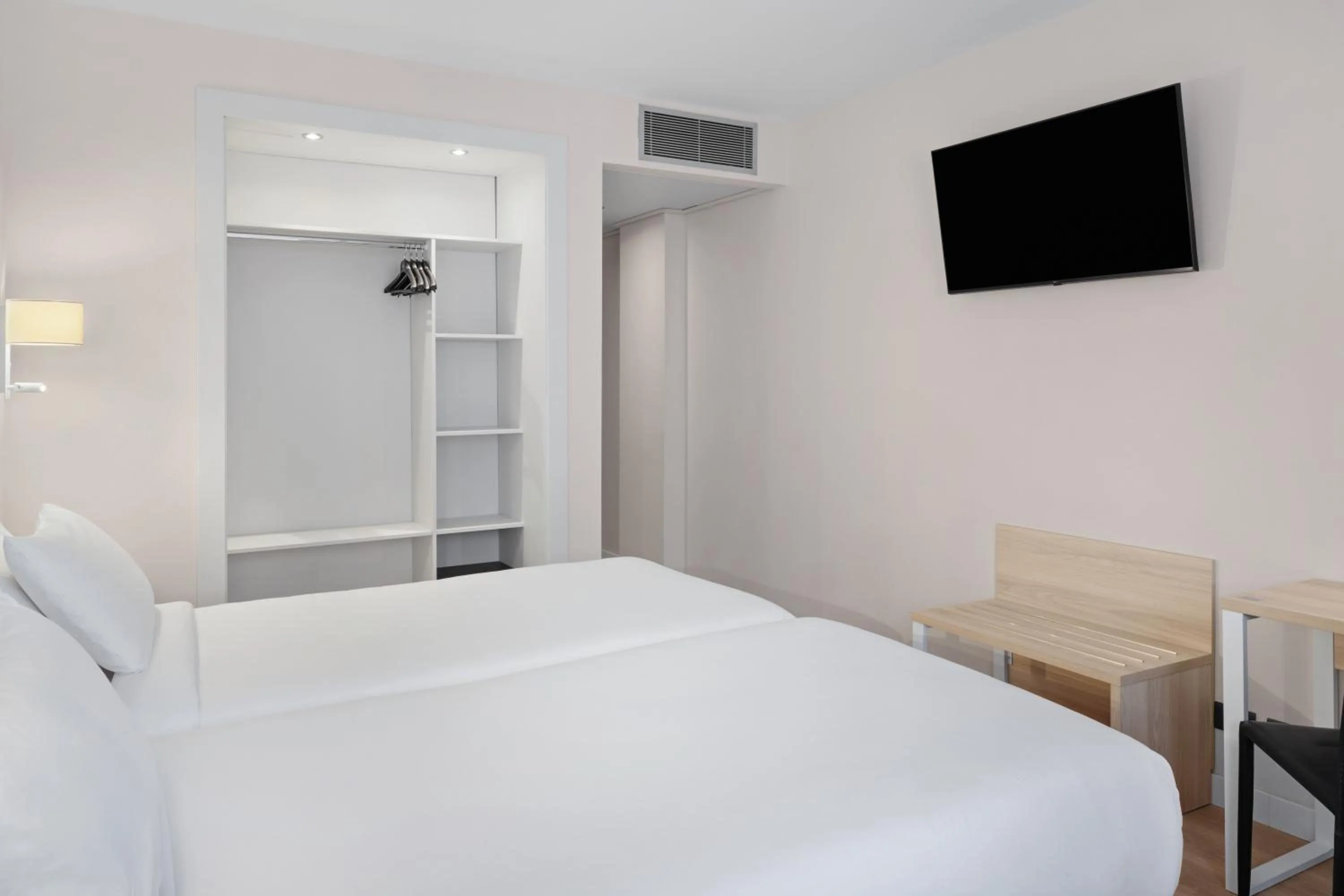 Bed in B&B HOTEL Ciudad de Lleida