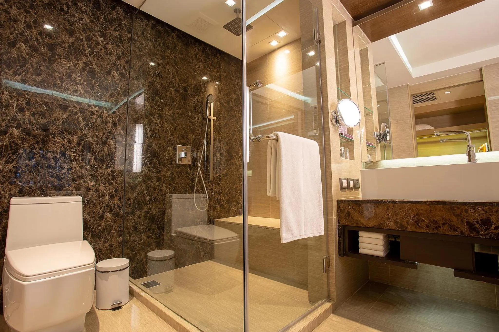 Graceland Bangkok by Grace Hotel - SHA Extra Plus