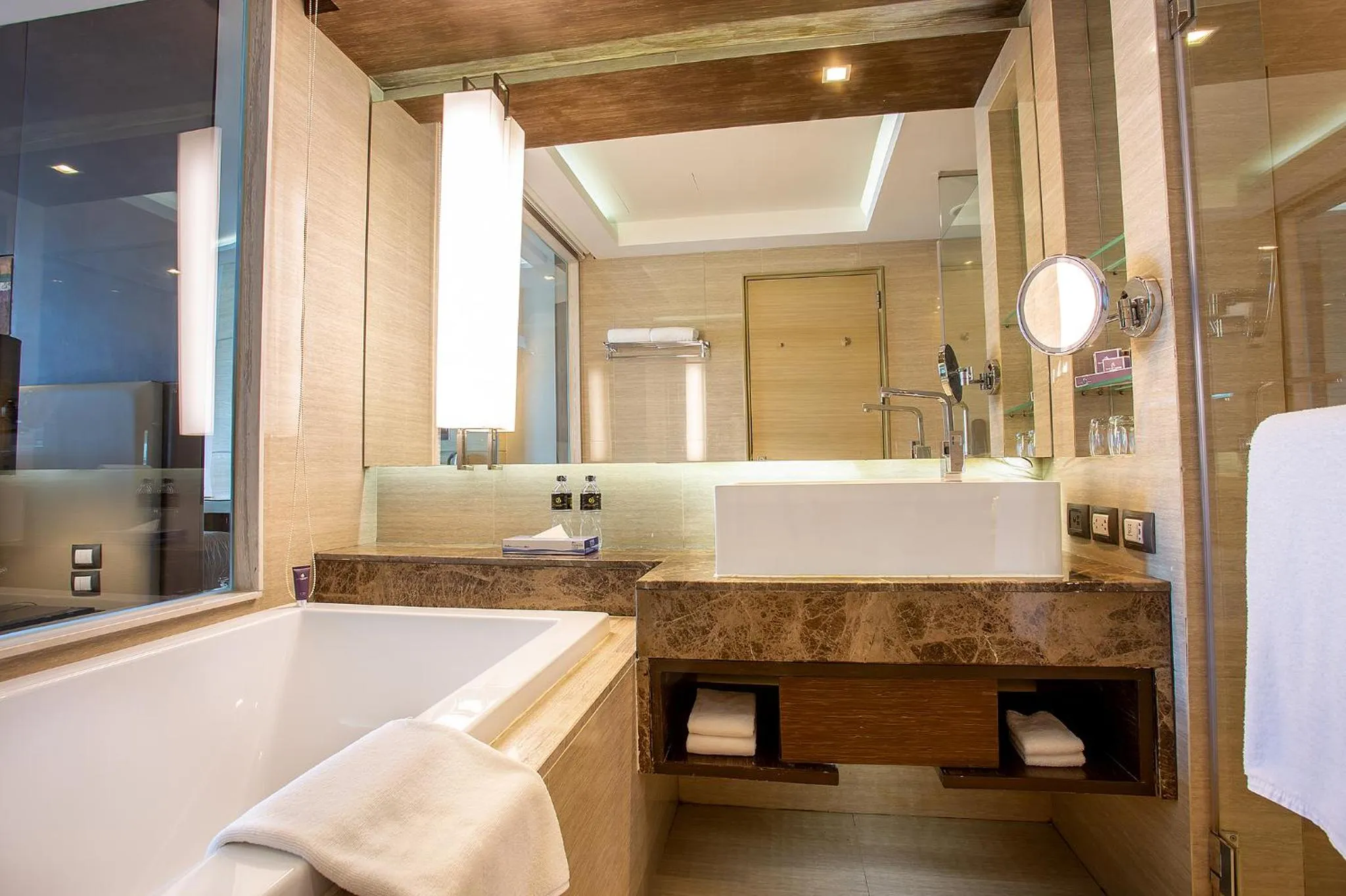 Graceland Bangkok by Grace Hotel - SHA Extra Plus