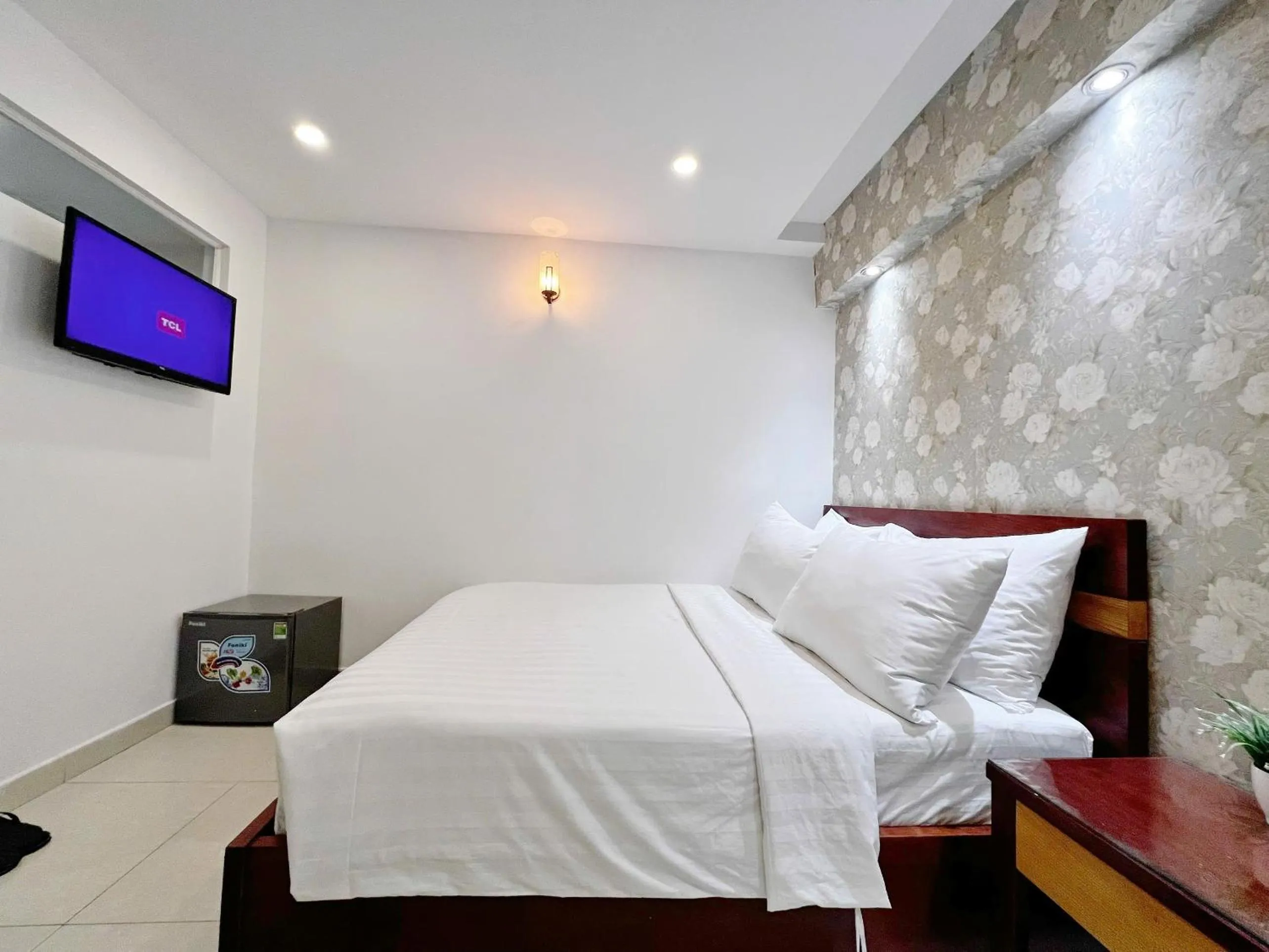 Property building, Bed in SaiGon Europe Hotel