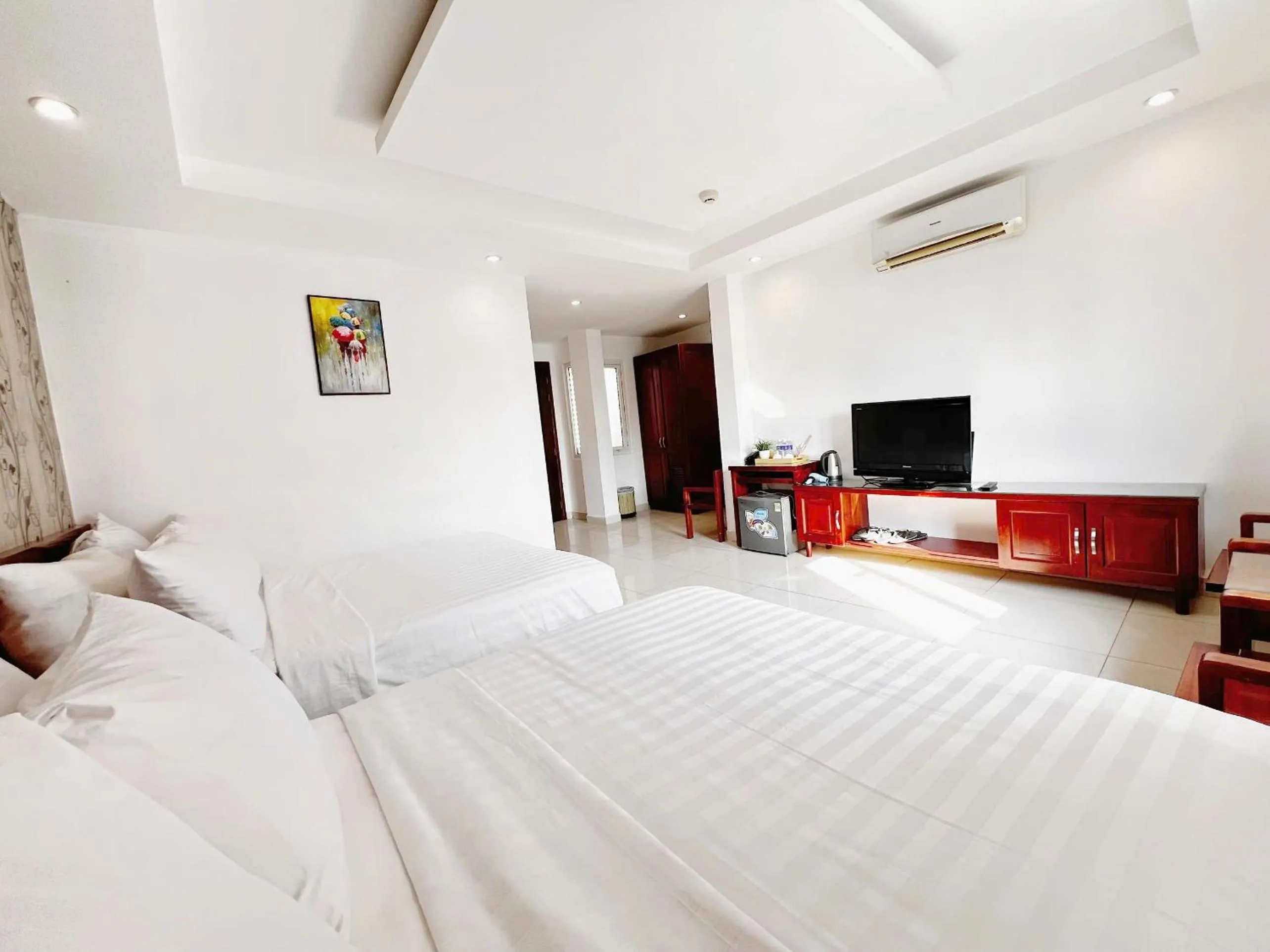 Property building, Bed in SaiGon Europe Hotel