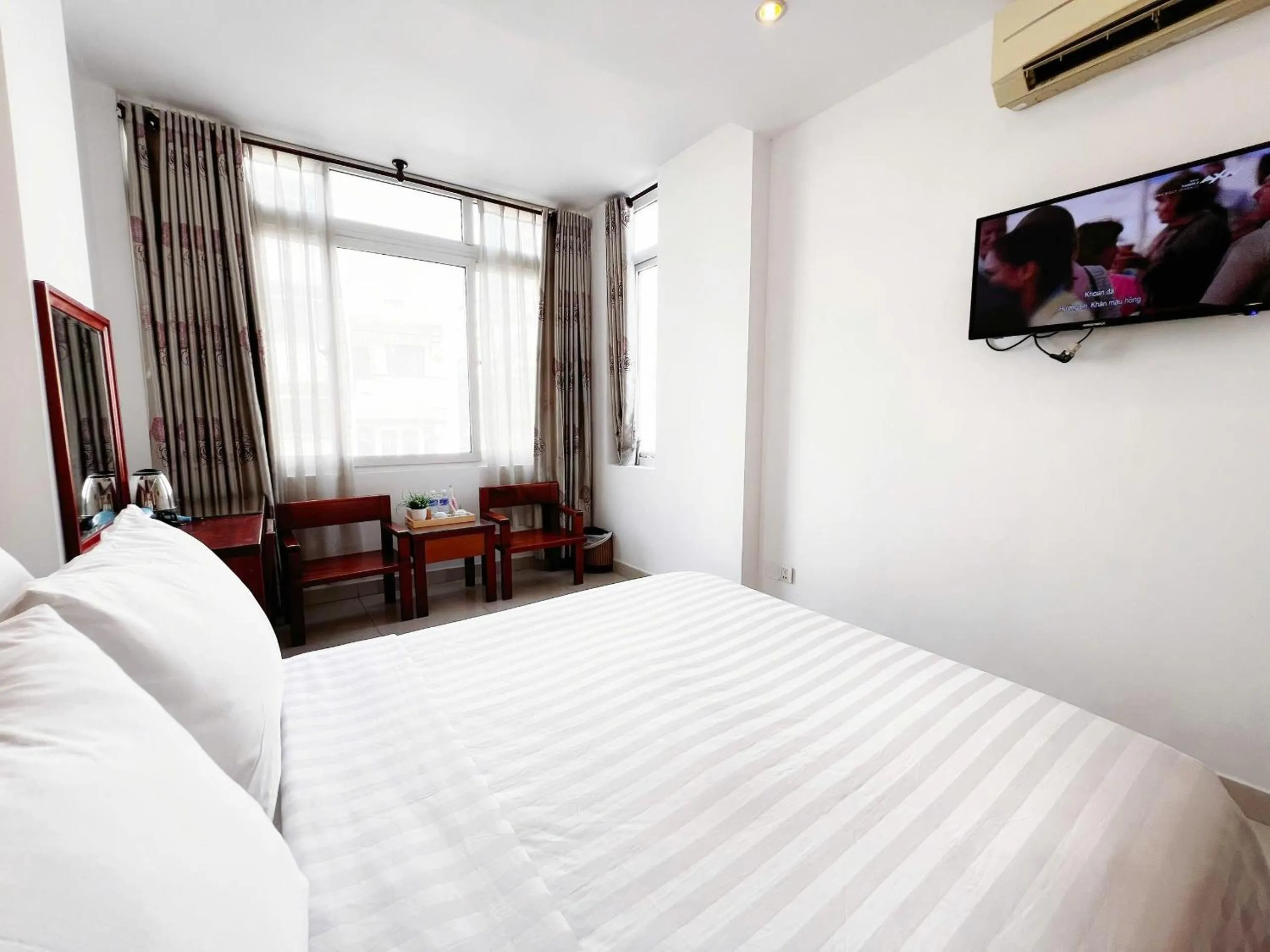 Bedroom, Bed in SaiGon Europe Hotel