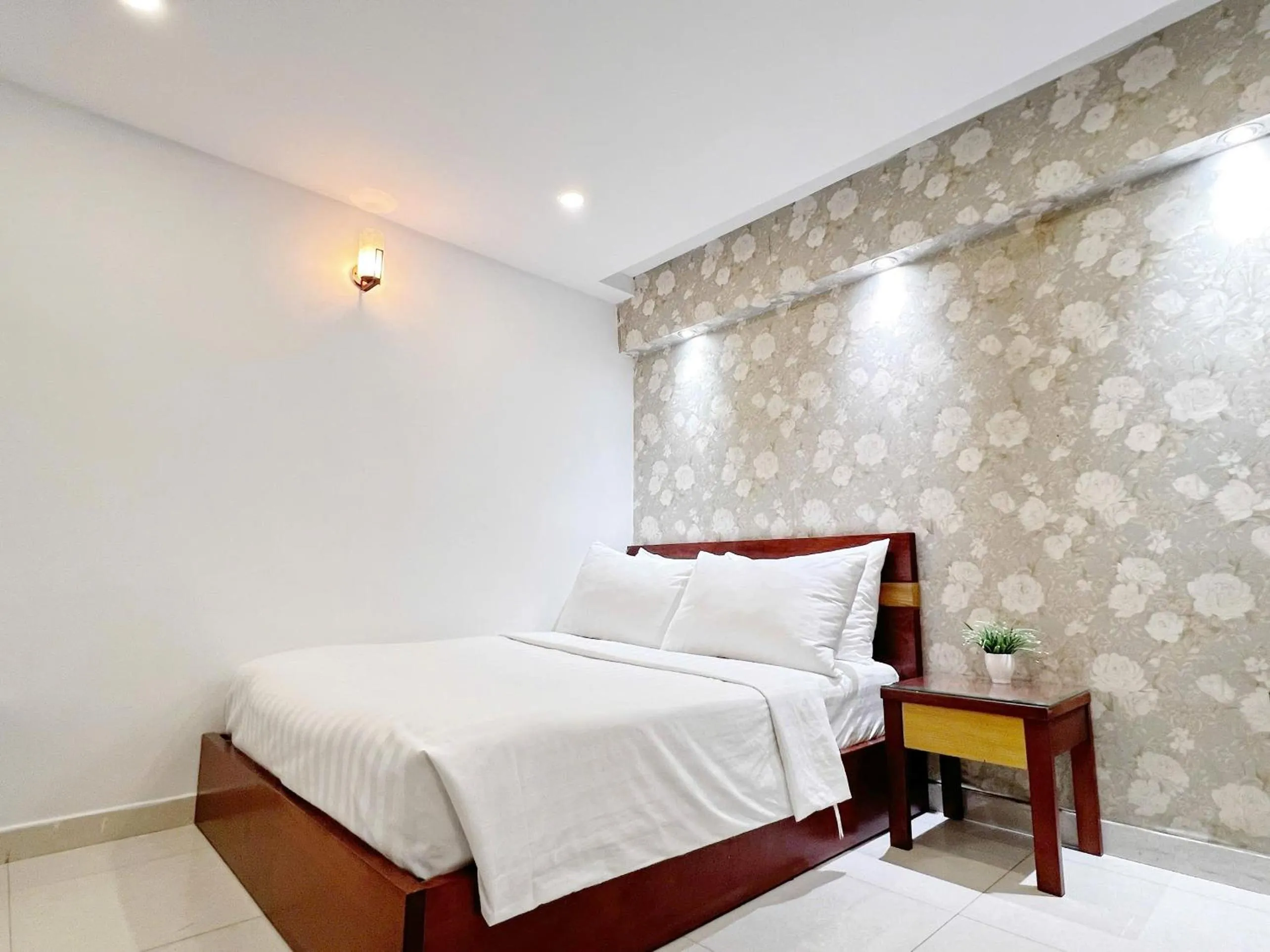 Property building, Bed in SaiGon Europe Hotel