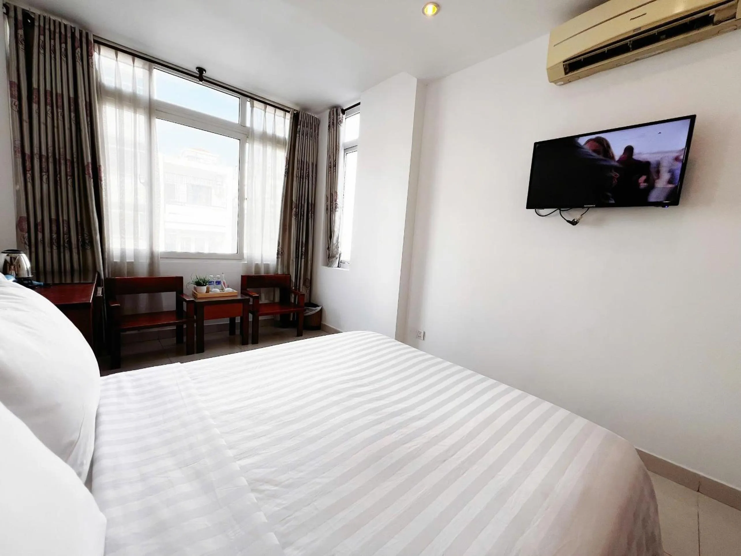 Property building, Bed in SaiGon Europe Hotel