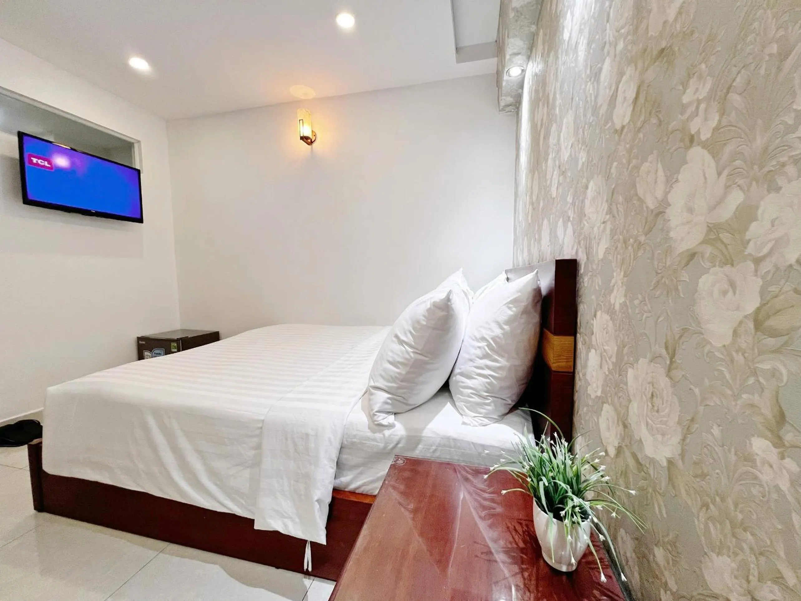 Property building, Bed in SaiGon Europe Hotel