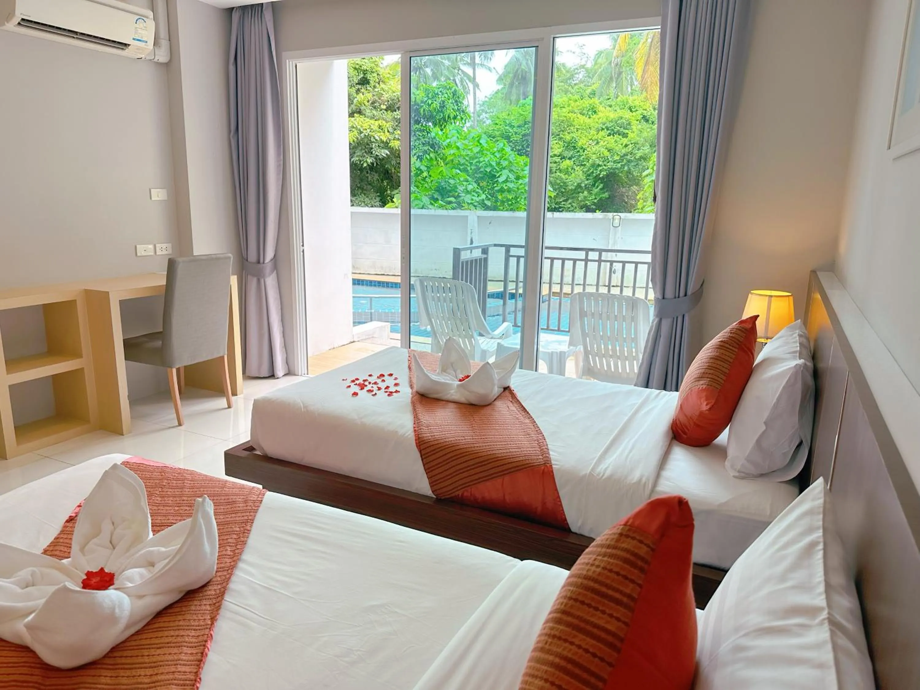 Photo of the whole room, Bed in Ahad Suite Aonang