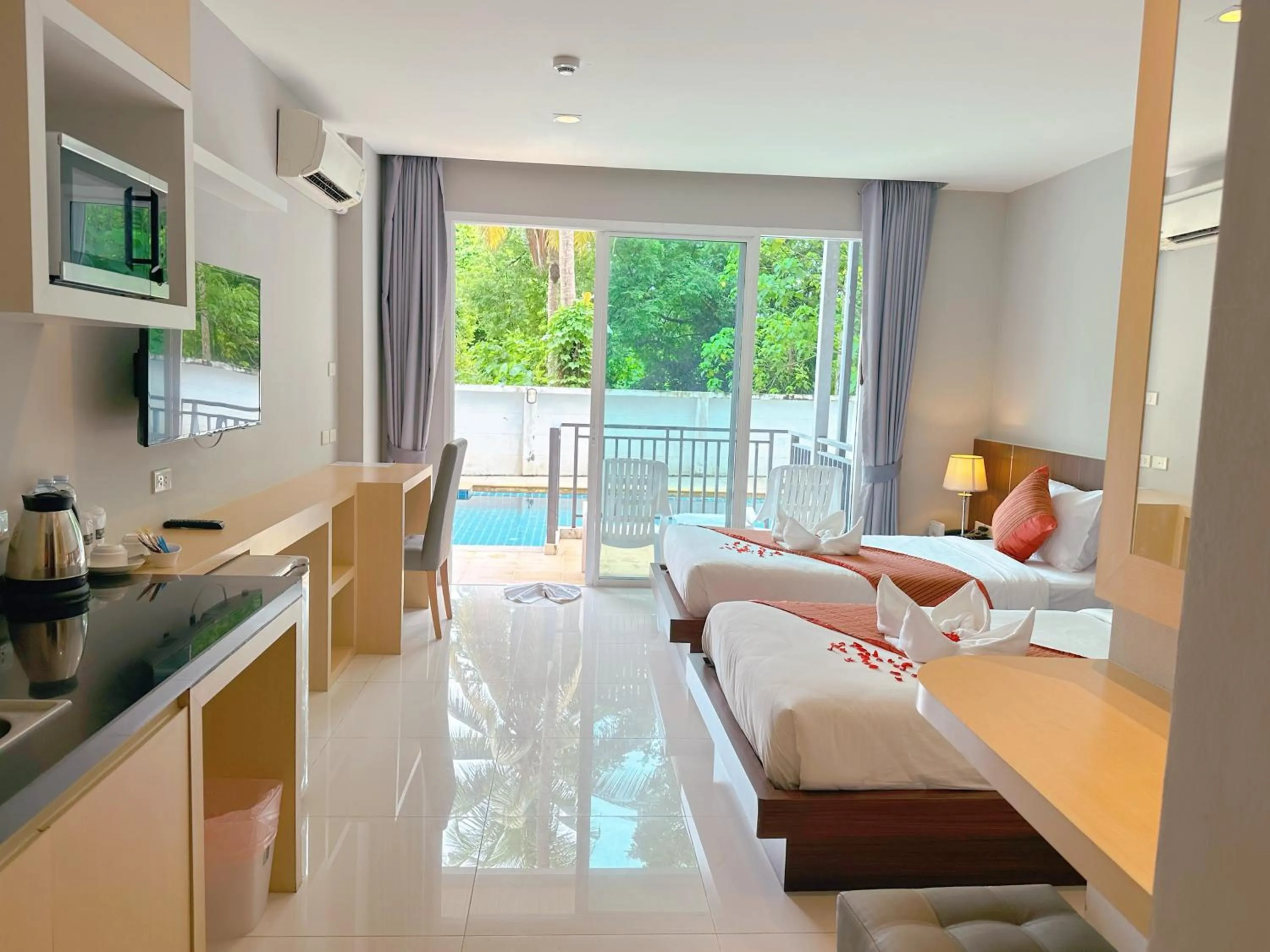 Coffee/tea facilities in Ahad Suite Aonang