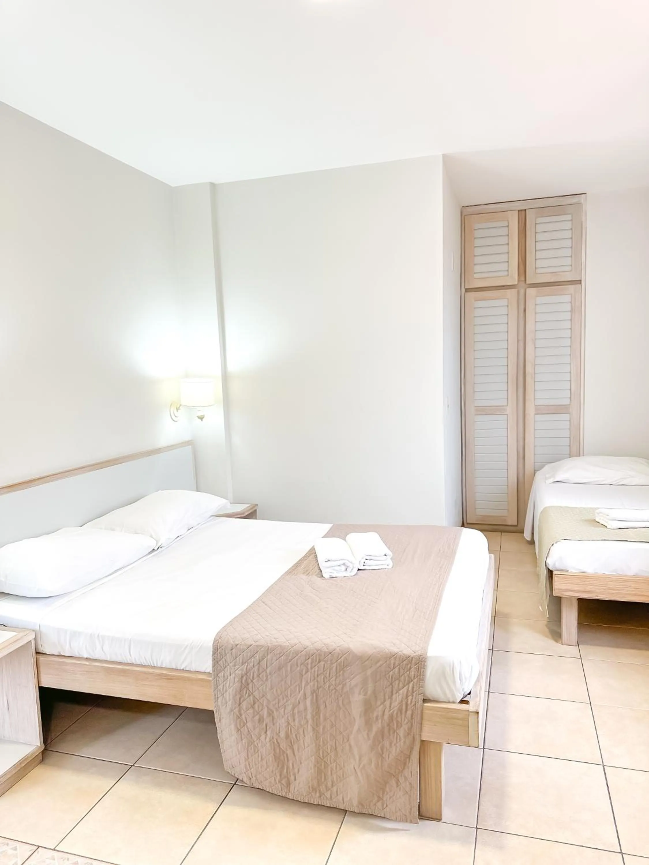 Bedroom, Bed in Gaivotas Praia Hotel