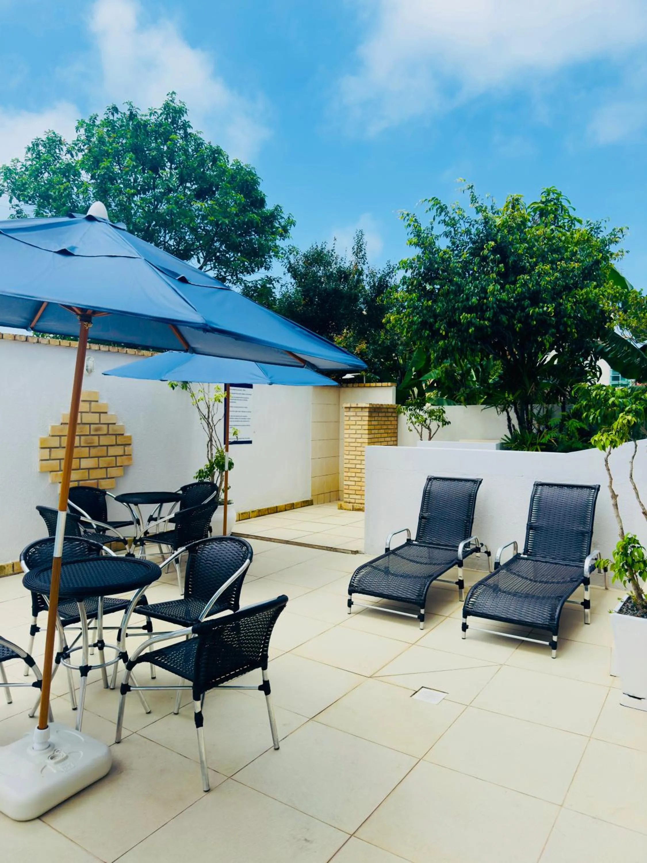 Swimming pool in Gaivotas Praia Hotel