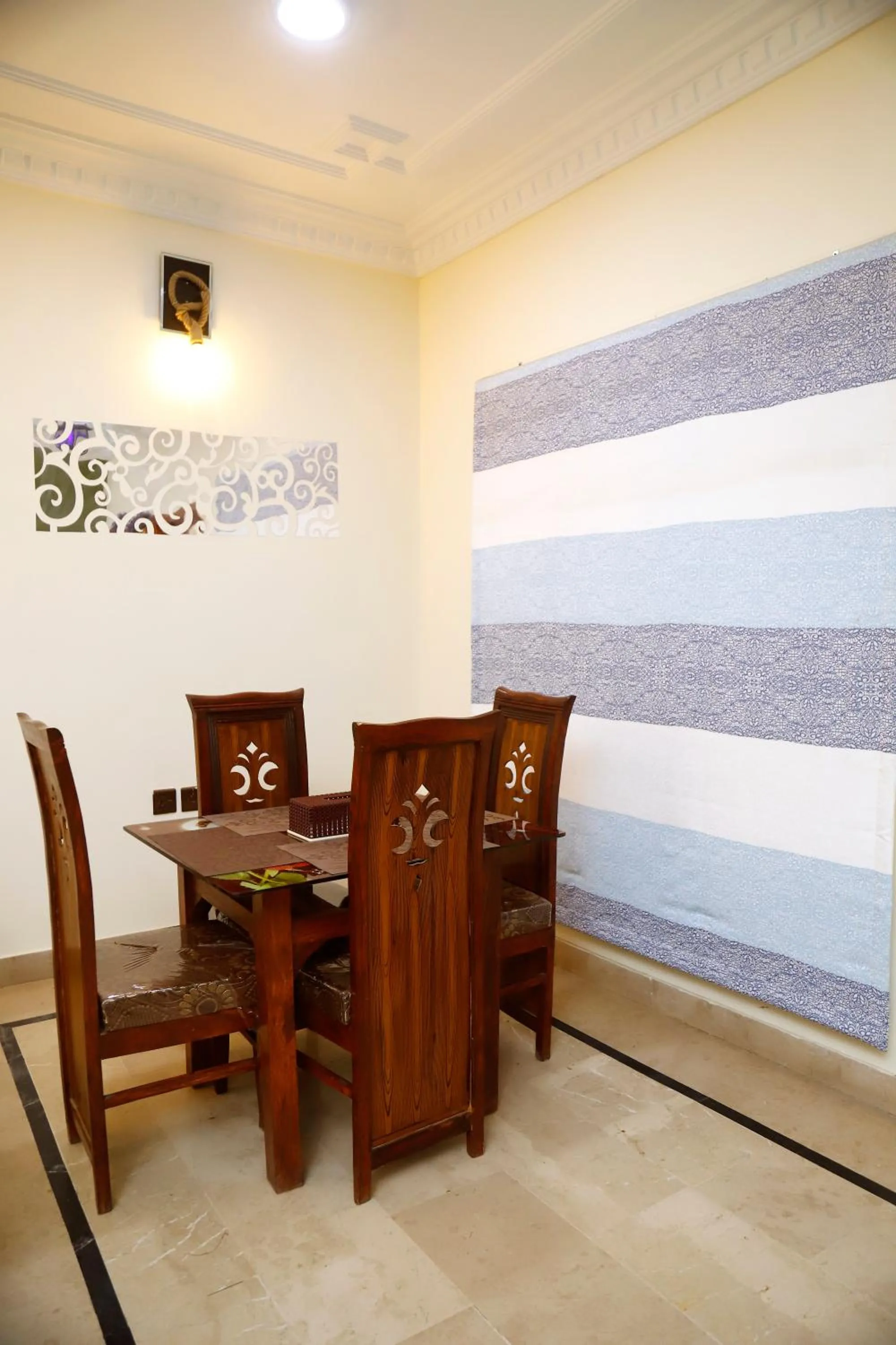 Dining area in Waypoint Hotel