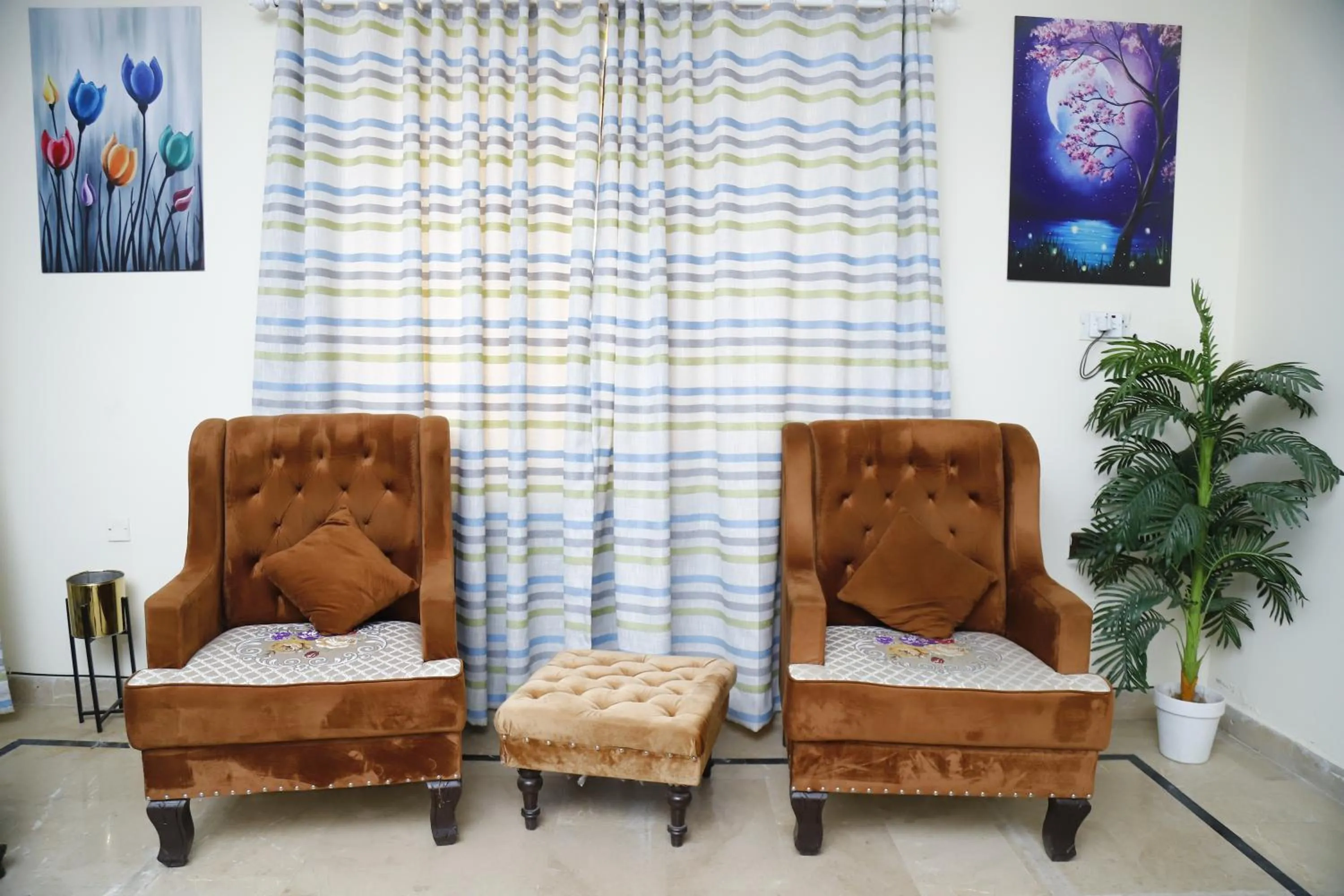 Living room in Waypoint Hotel