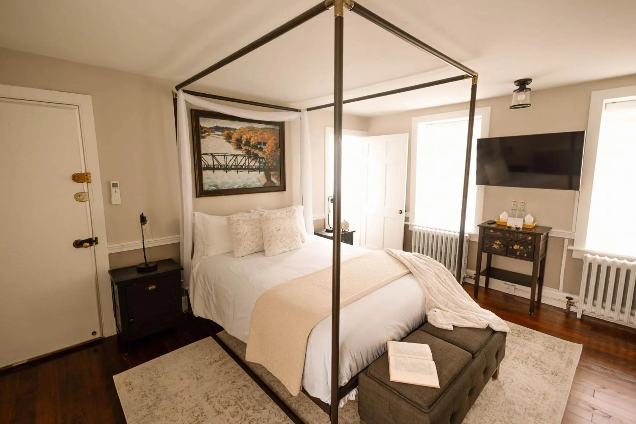 Bed in Chimney Hill Estate Inn