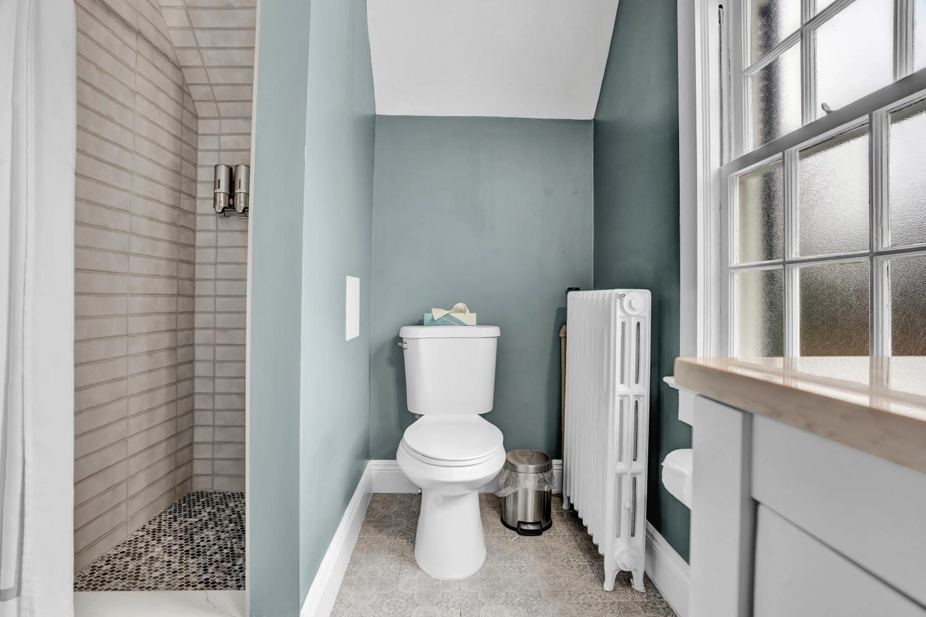 Shower in Chimney Hill Estate Inn