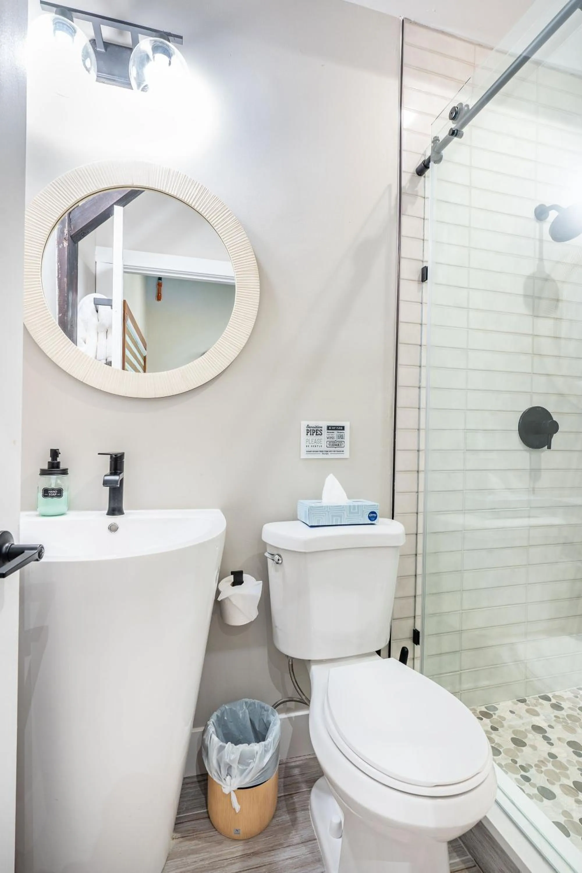 Shower in Chimney Hill Estate Inn