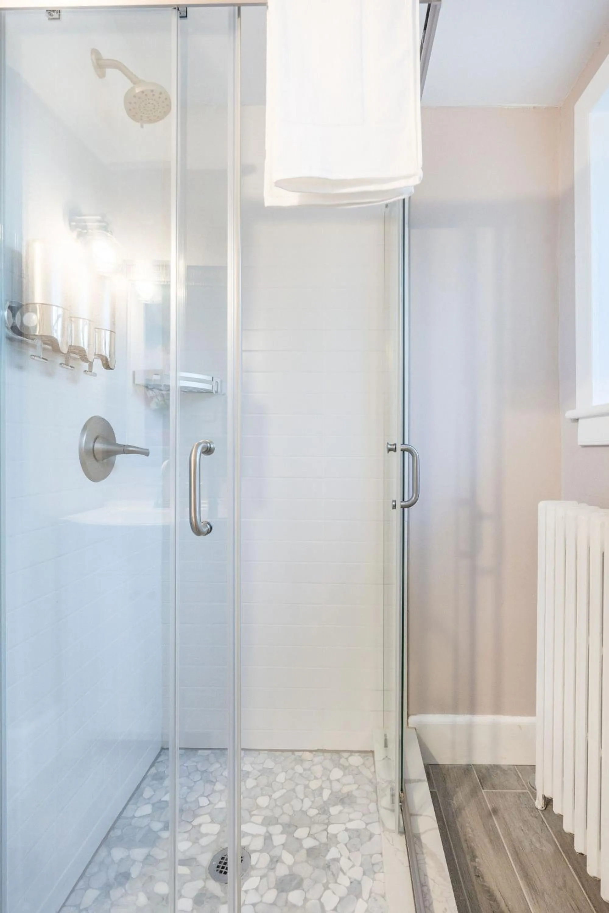 Shower in Chimney Hill Estate Inn