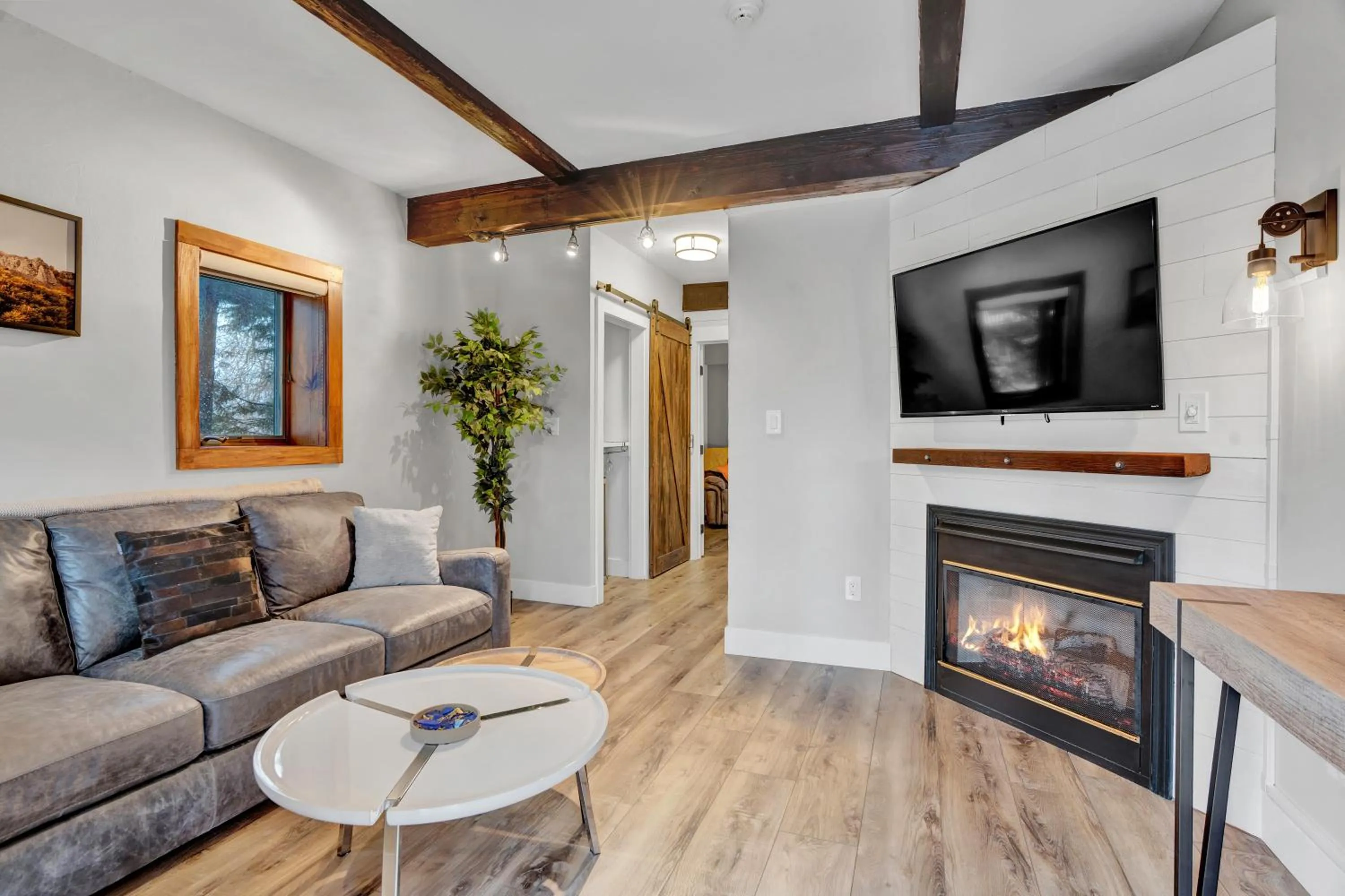 TV and multimedia in Chimney Hill Estate Inn