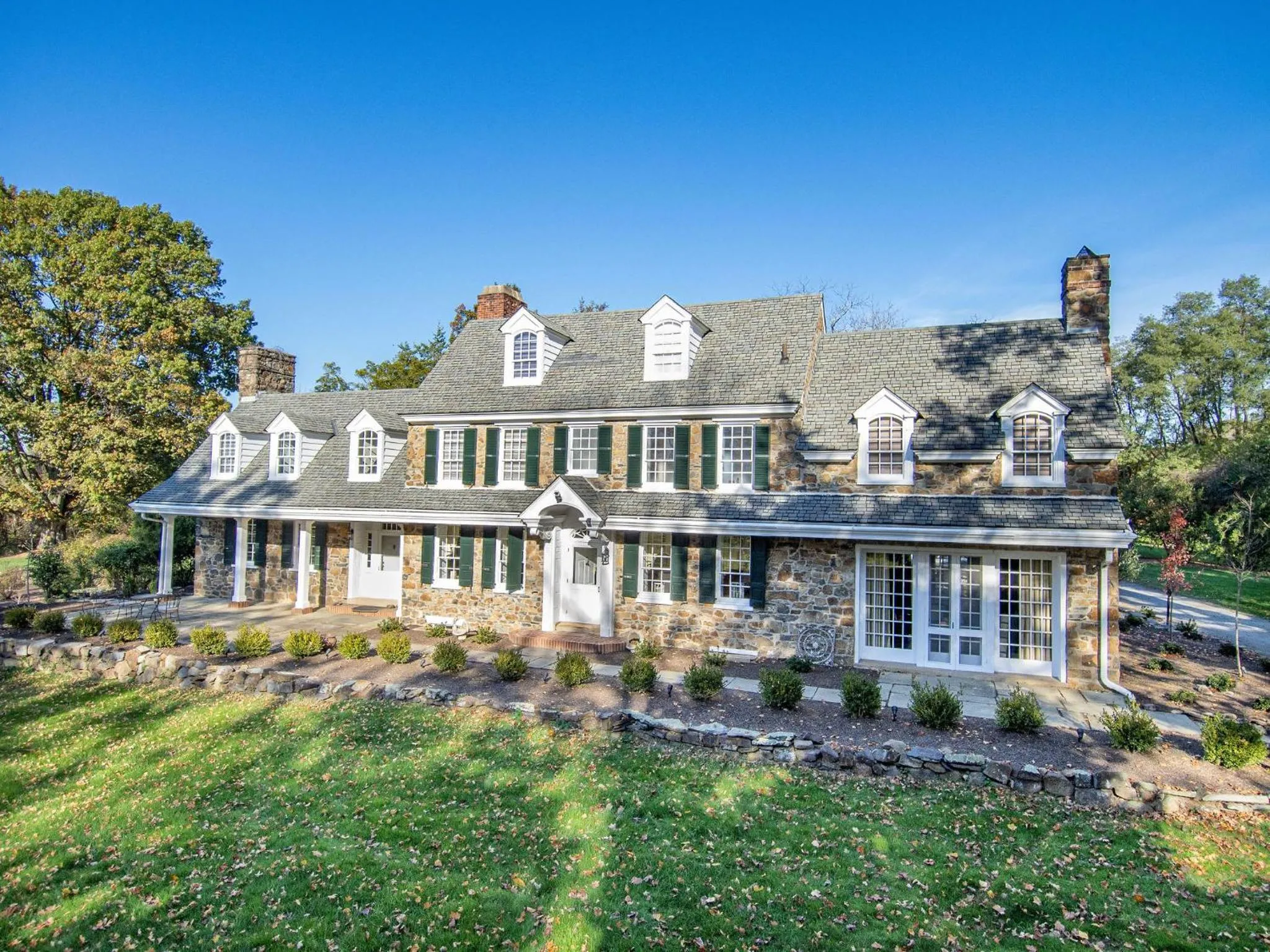 Property building in Chimney Hill Estate Inn