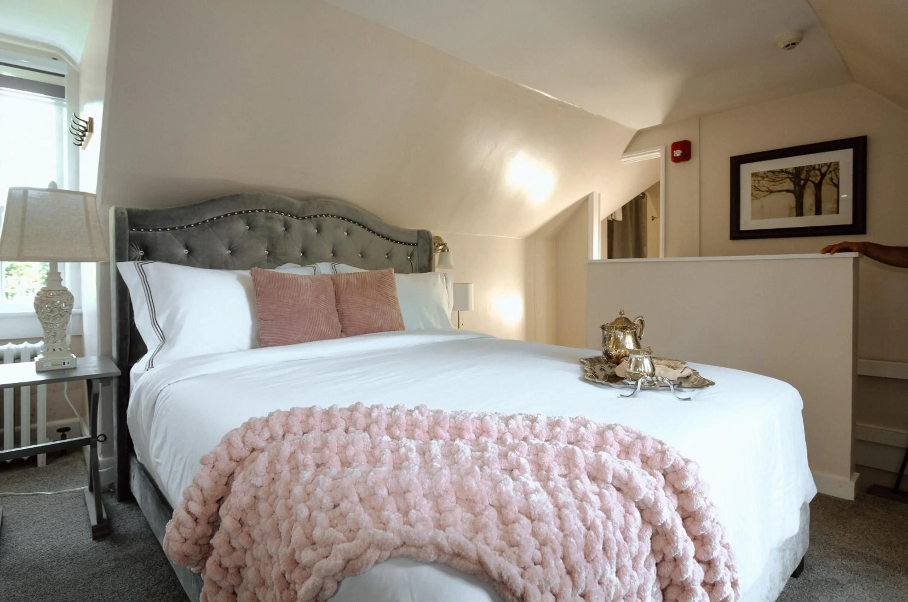 Bedroom, Bed in Chimney Hill Estate Inn