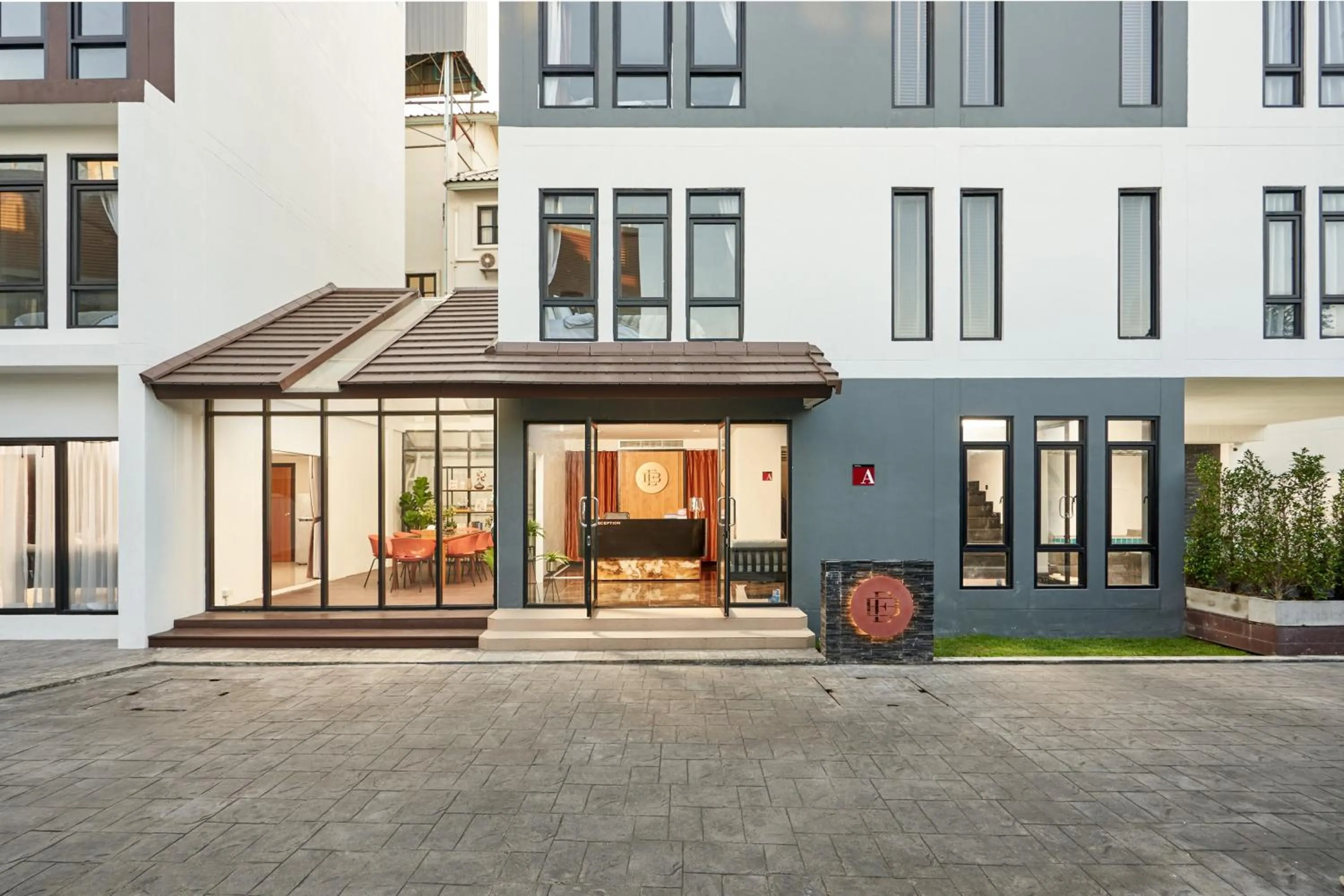 Property building in Be Phrasingh Hotel Chiang Mai