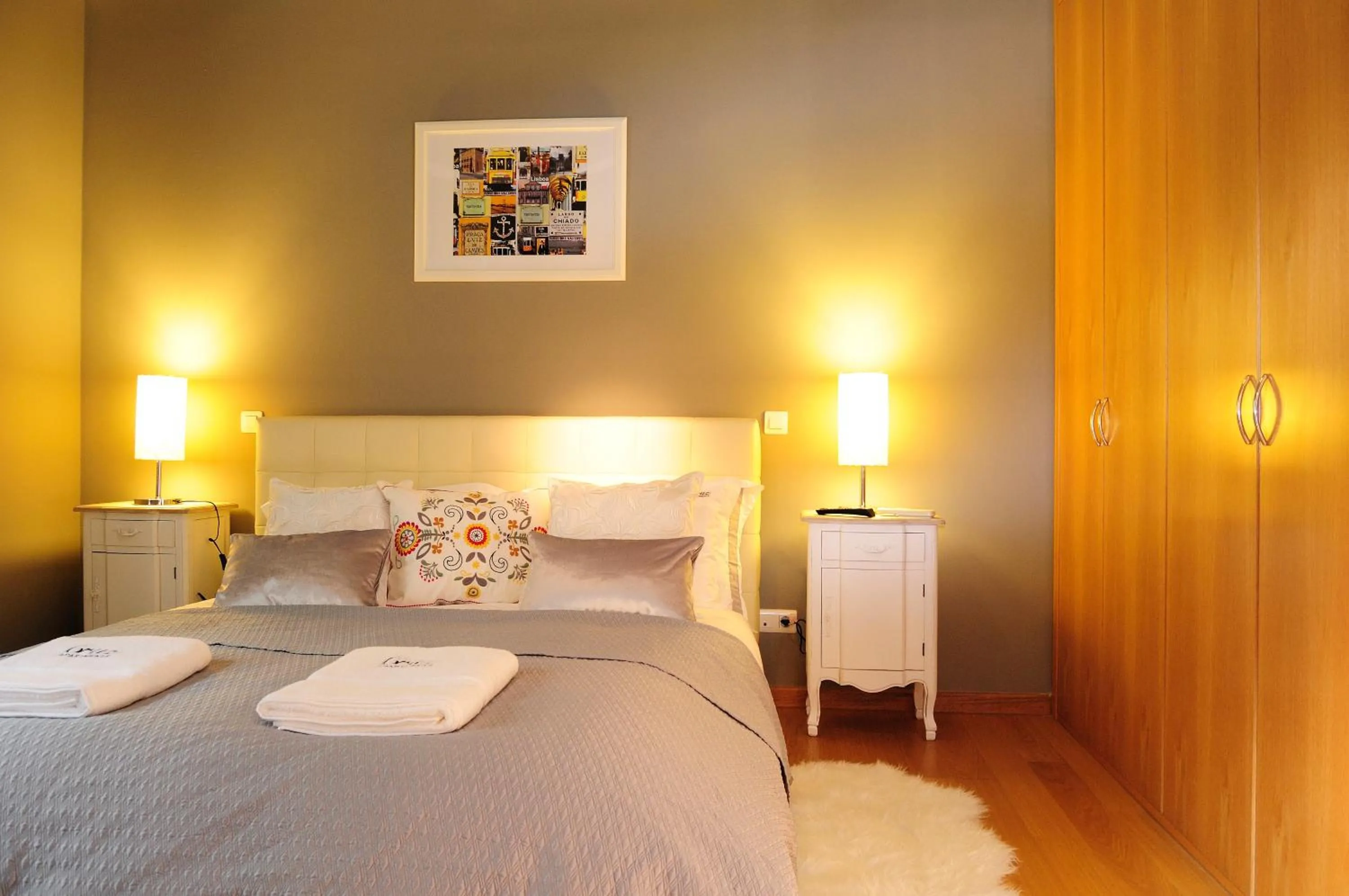 Bedroom, Bed in Cruz Apartments
