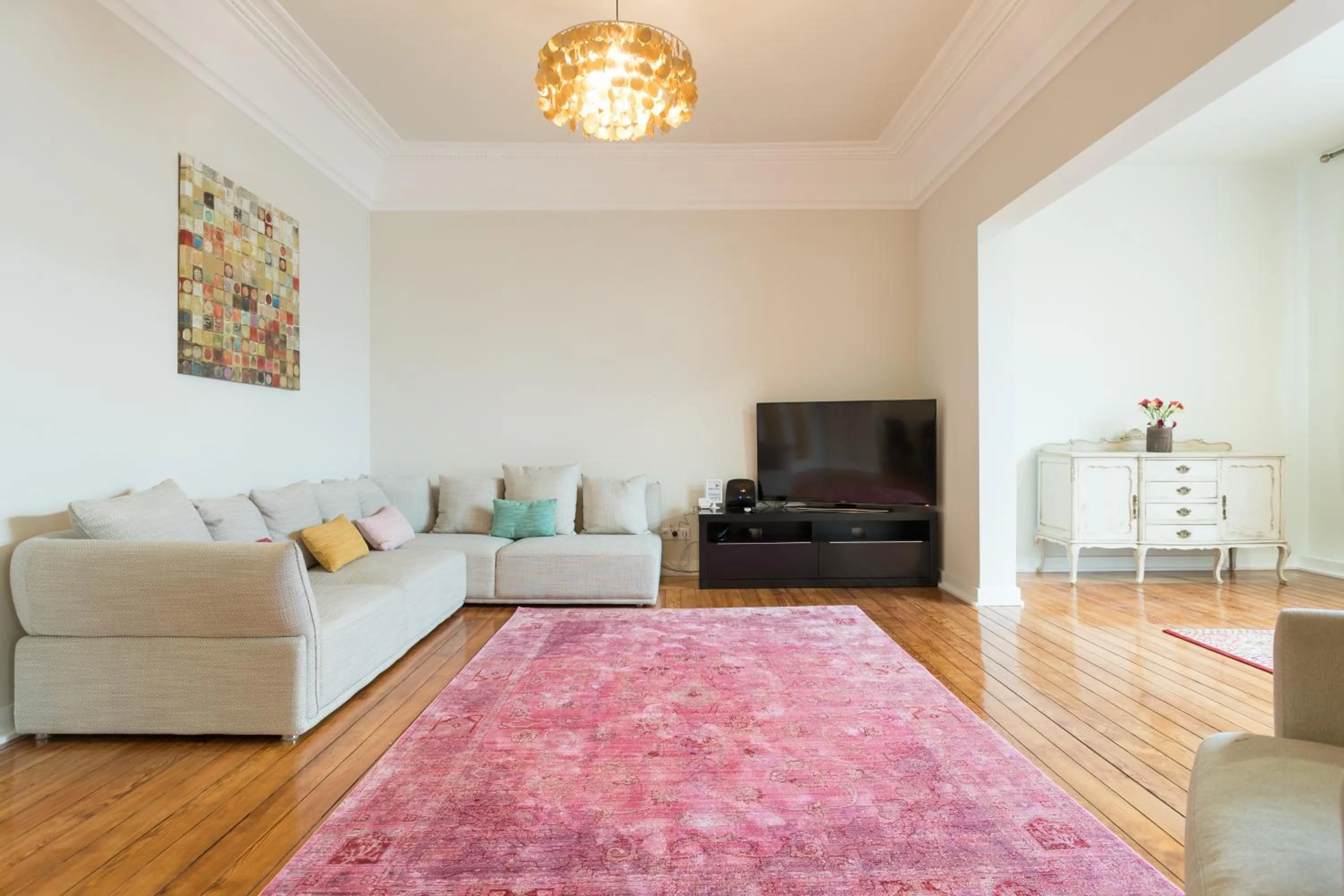 Living room in Cruz Apartments