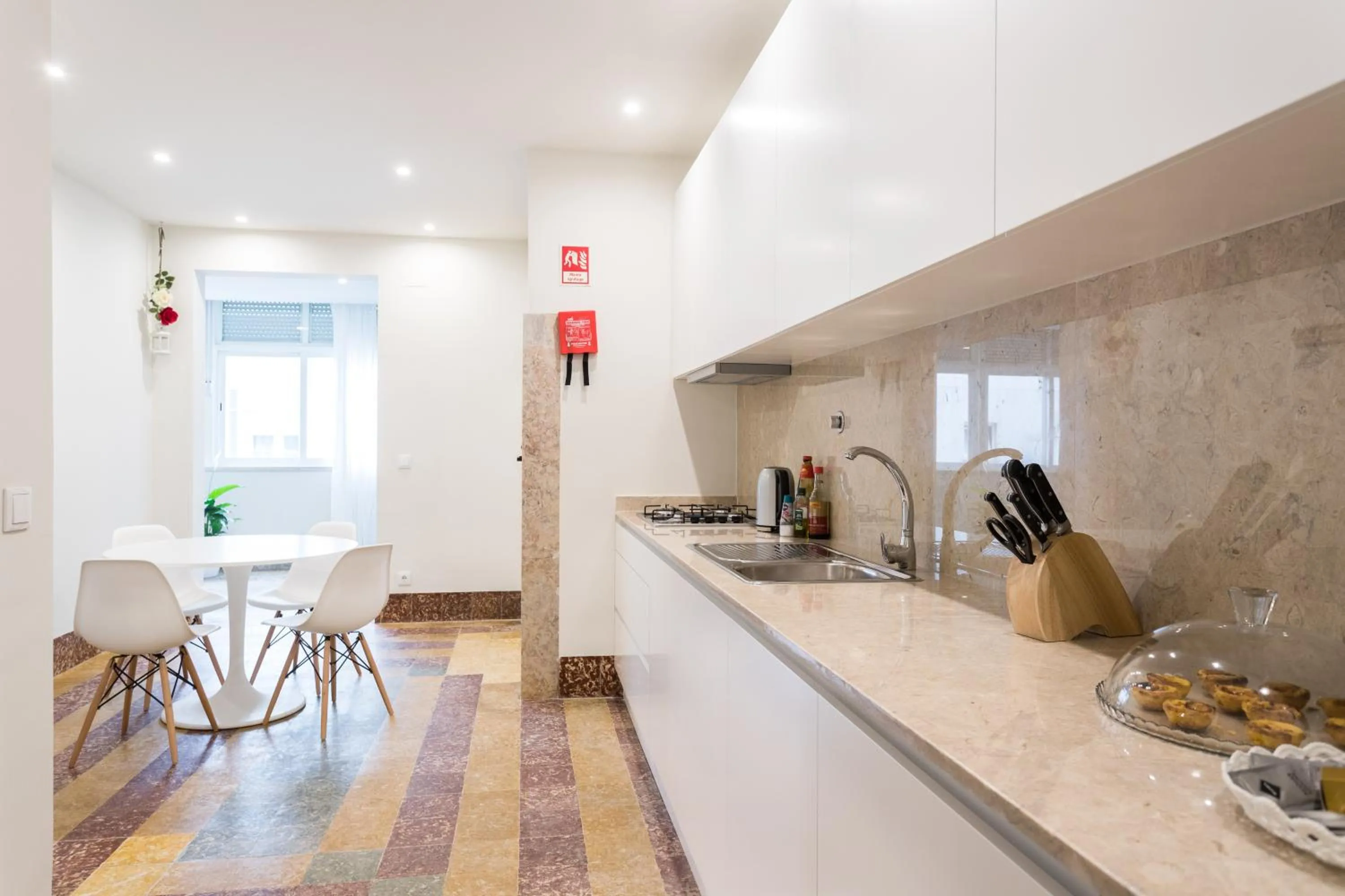 Communal kitchen in Cruz Apartments