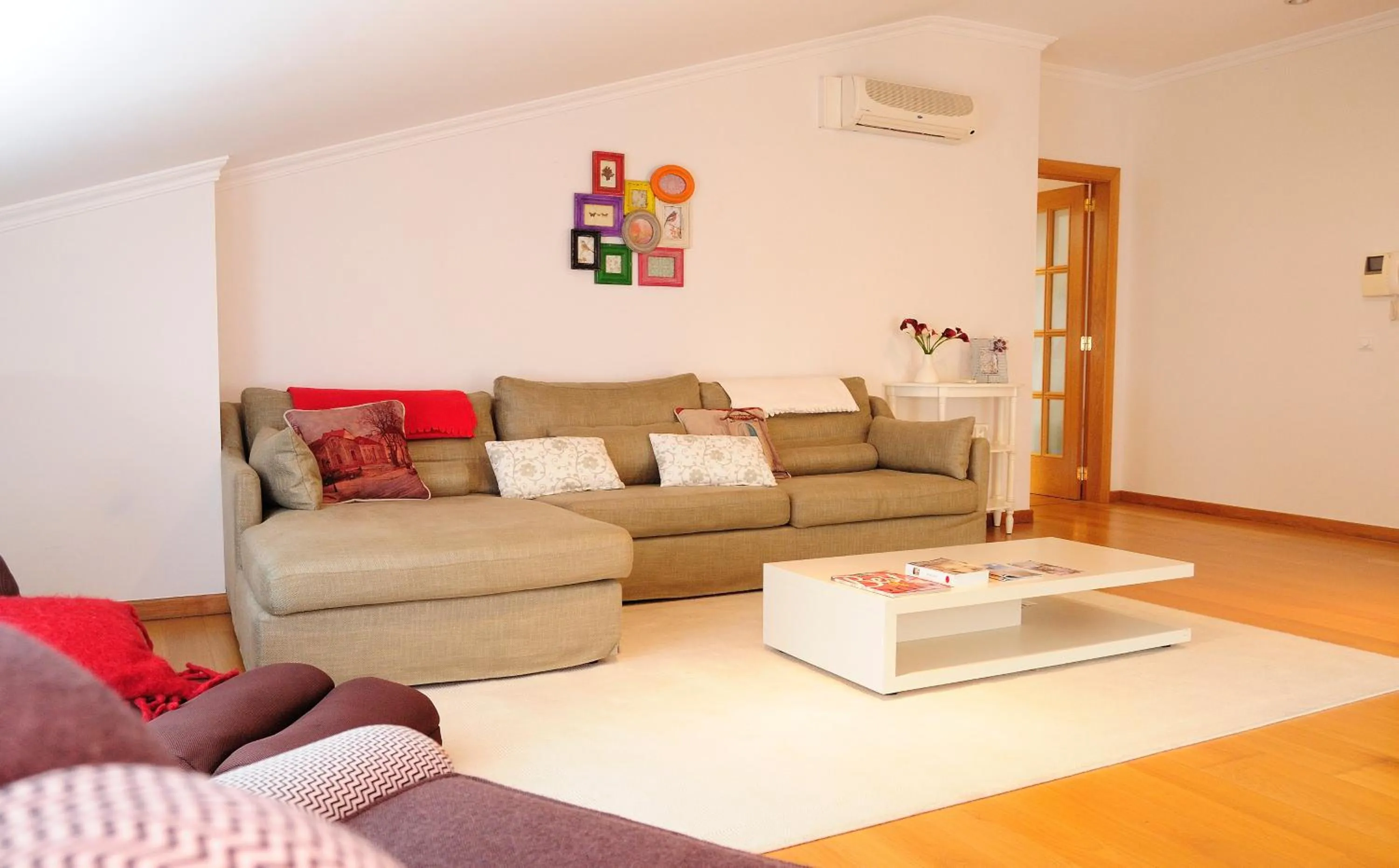 Living room in Cruz Apartments