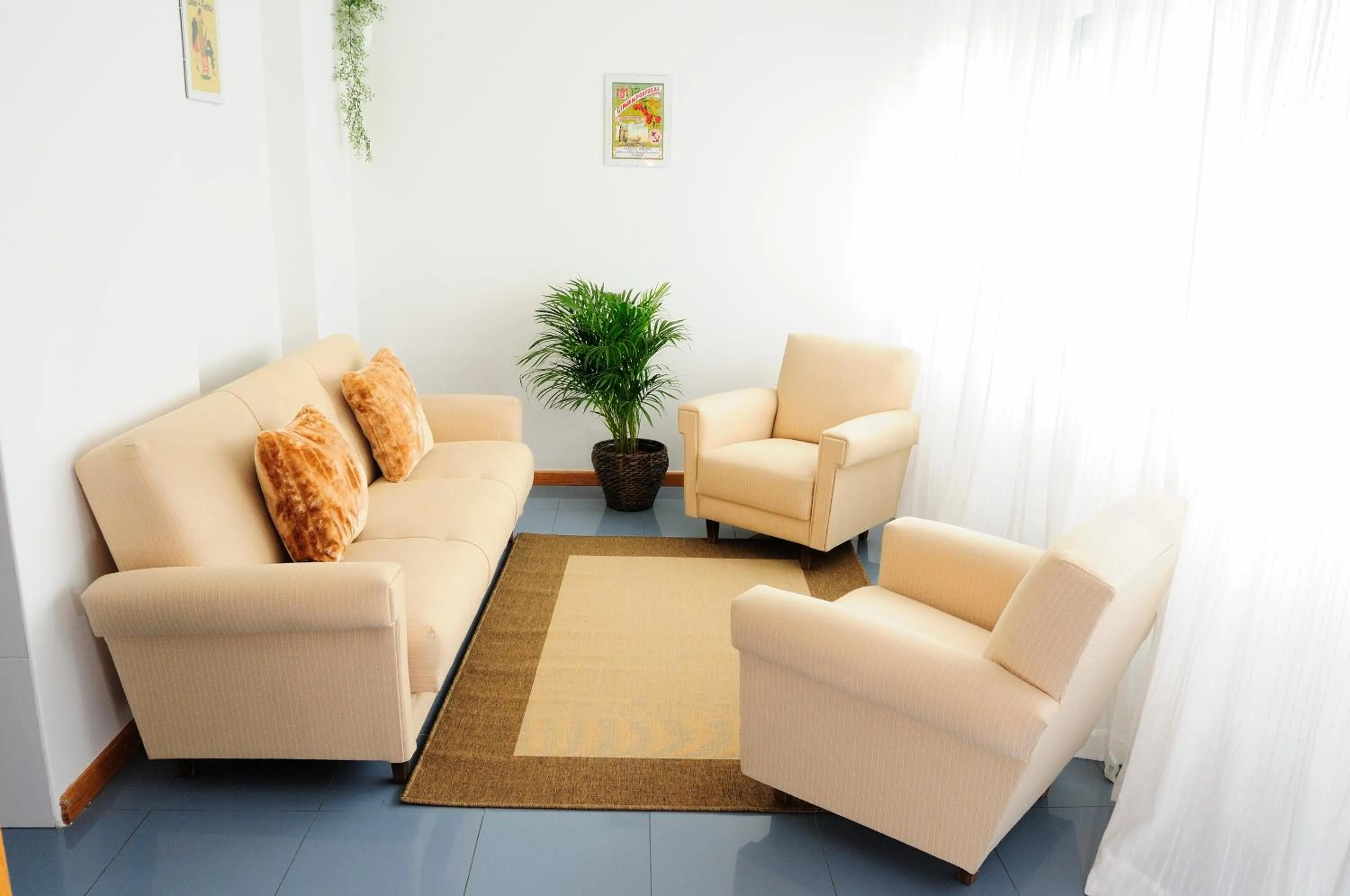 Living room in Cruz Apartments