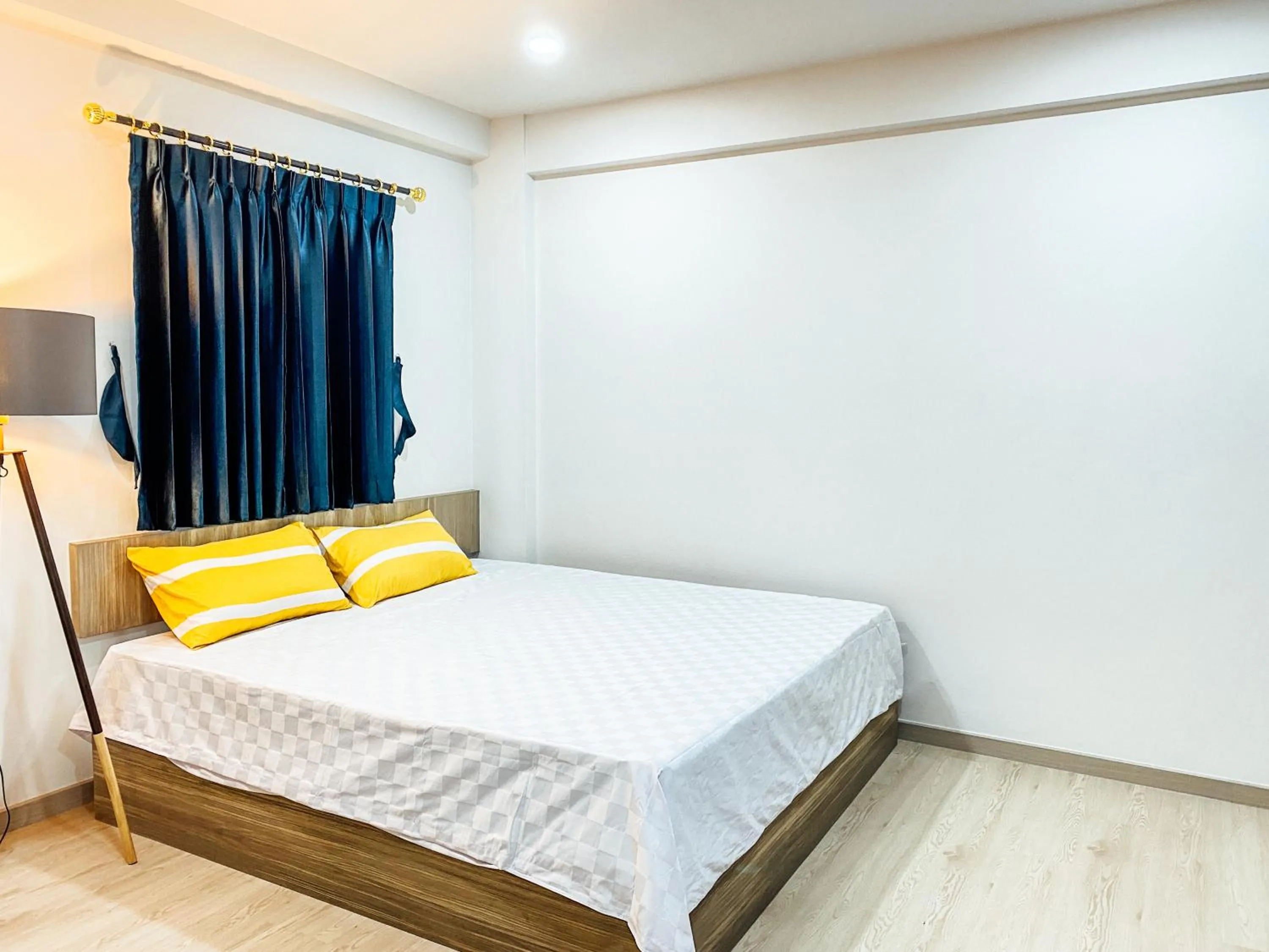 Photo of the whole room, Bed in GP House Bangkok - Sukhumvit Onnut BTS Skytrain