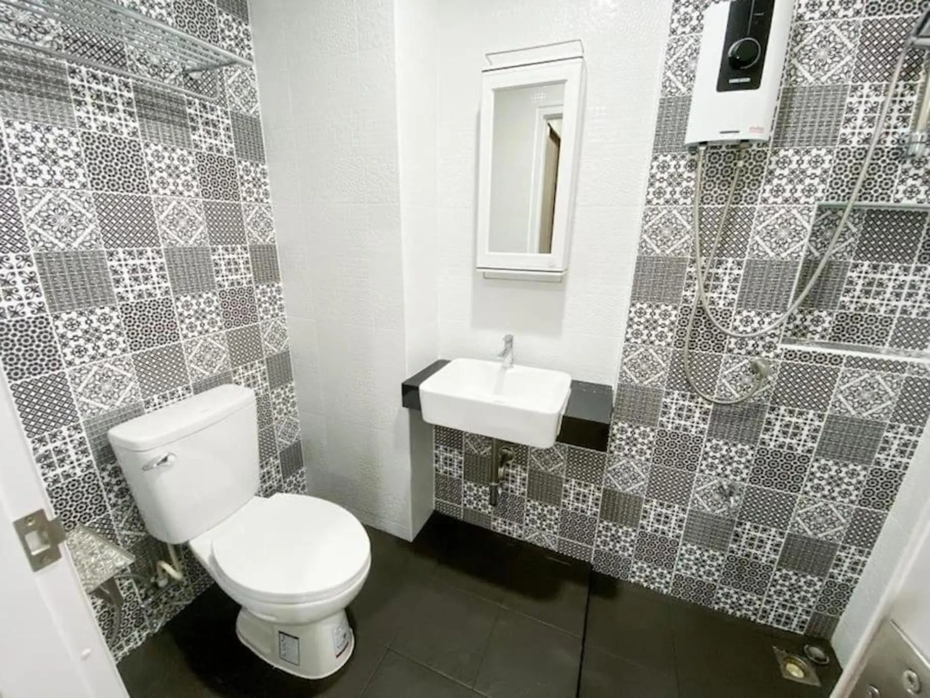 Toilet in GP House Bangkok - Sukhumvit Onnut BTS Skytrain