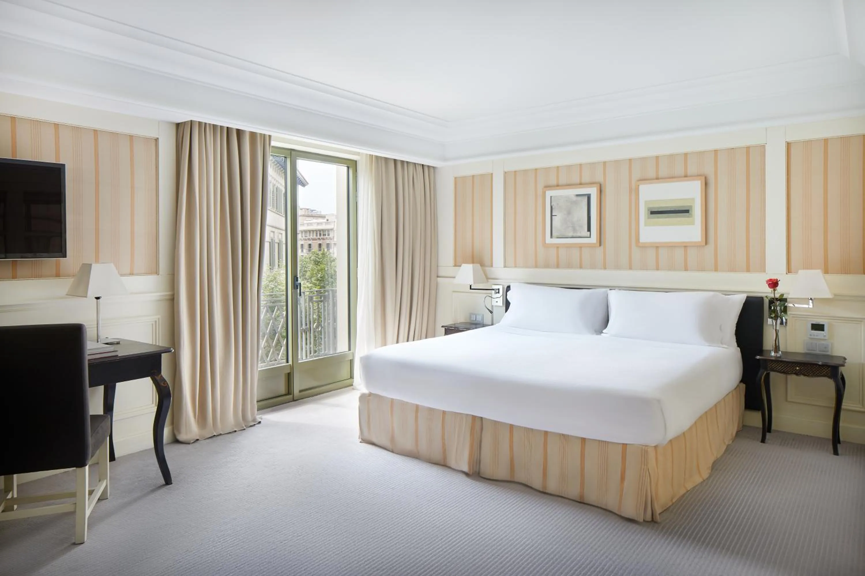 Bed in Majestic Hotel & Spa Barcelona GL